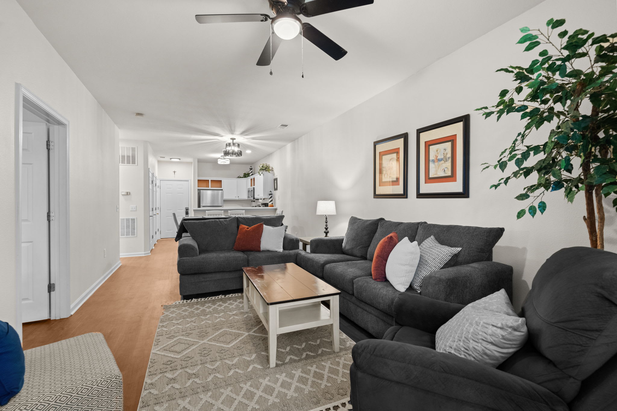 River Oaks Unit 2H | Photo 8