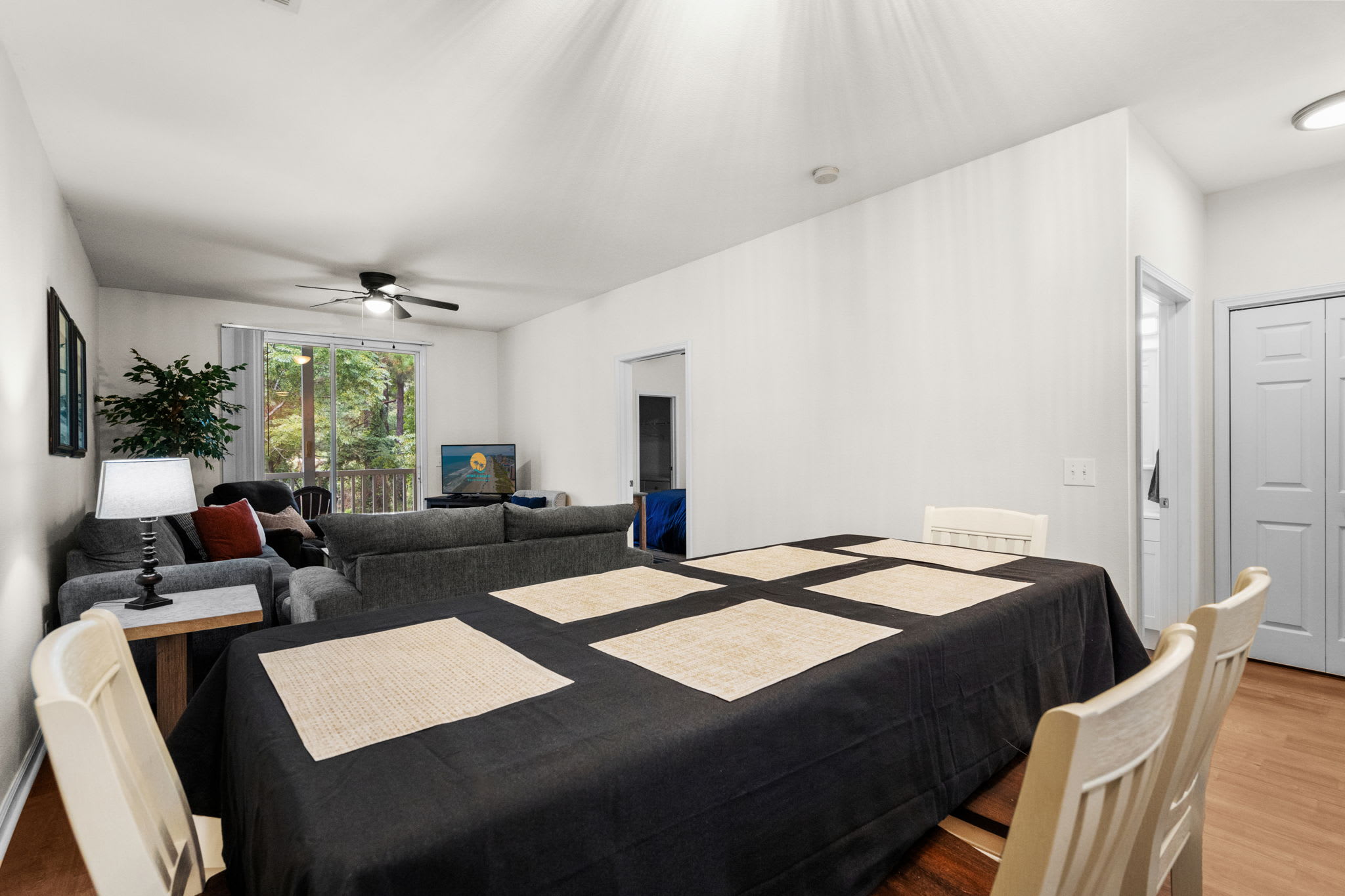 River Oaks Unit 2H | Photo 12