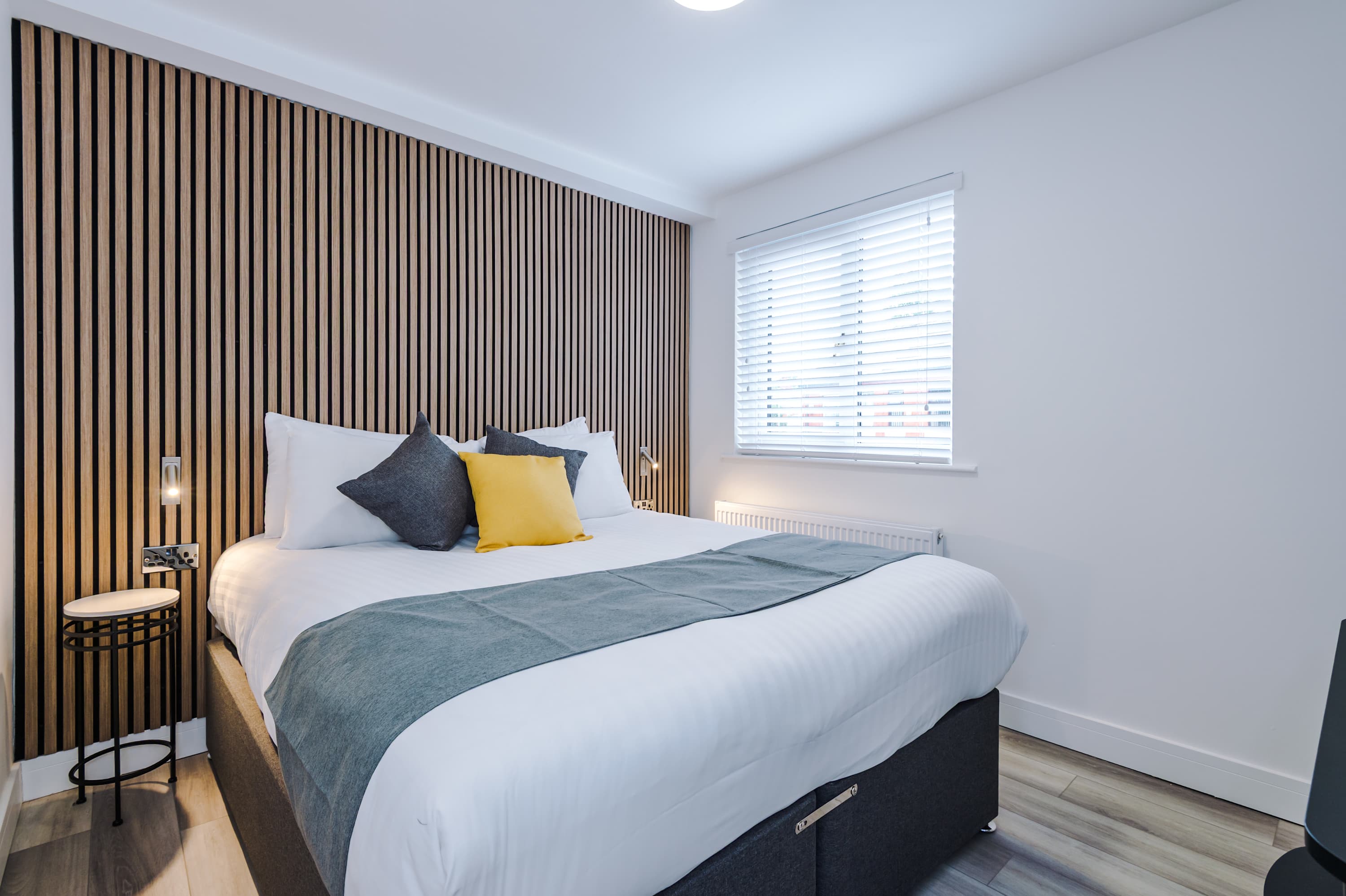 Minutes to the Coop Live Arena & Etihad Stadium - Free Parking w EV...