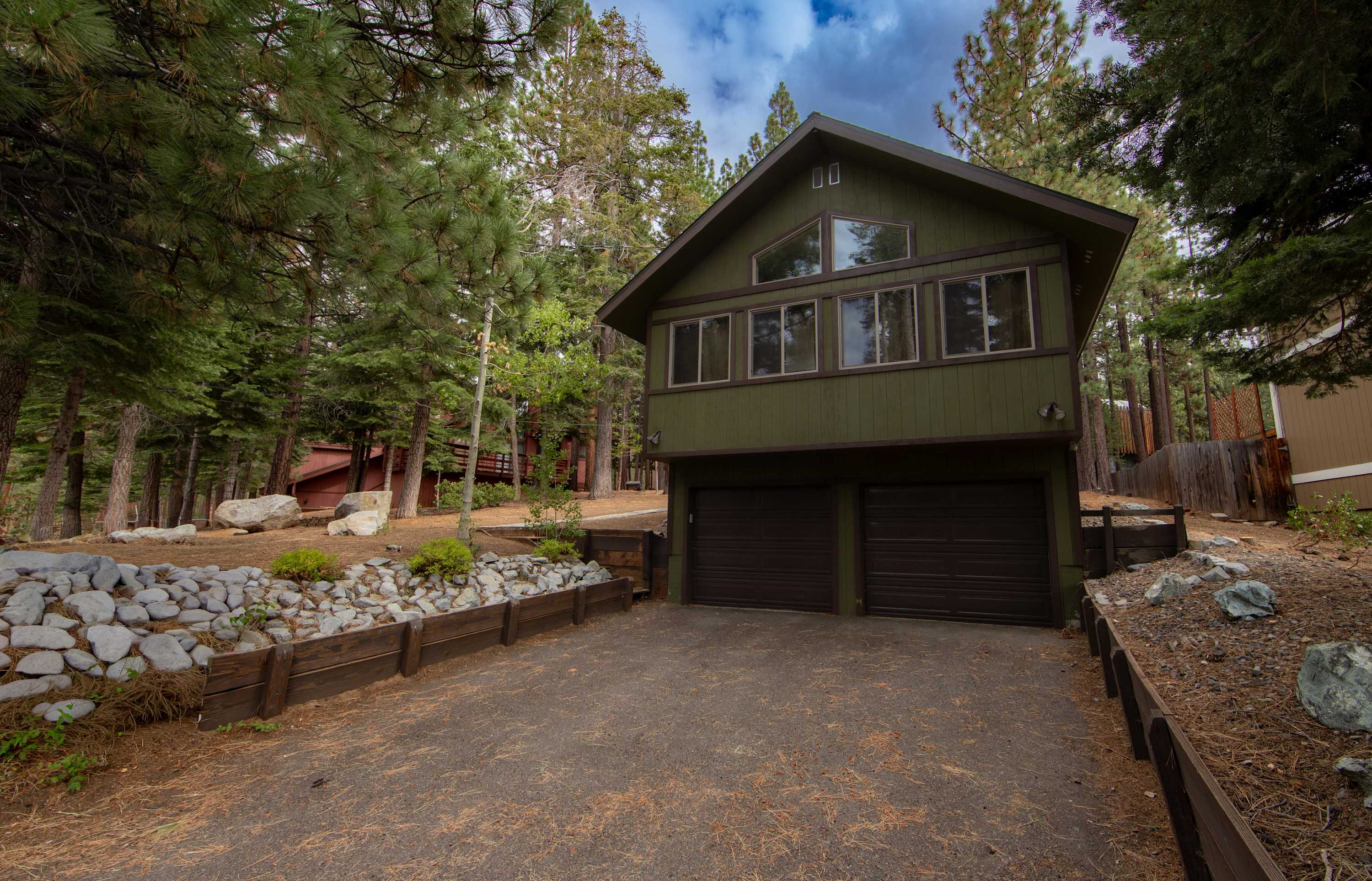 Cold Creek Chalet - Hot tub & Movie Room