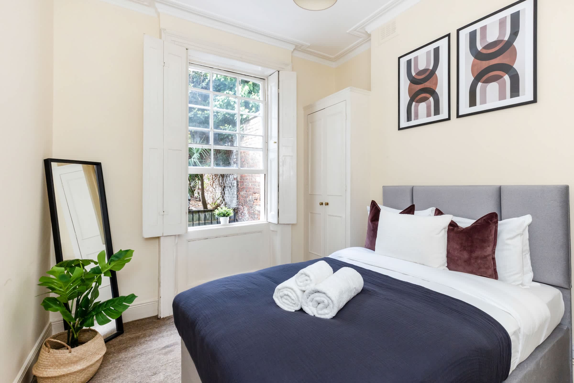 Prime 1BR Steps from Regents Park & London Zoo — London, England — vacation rental
