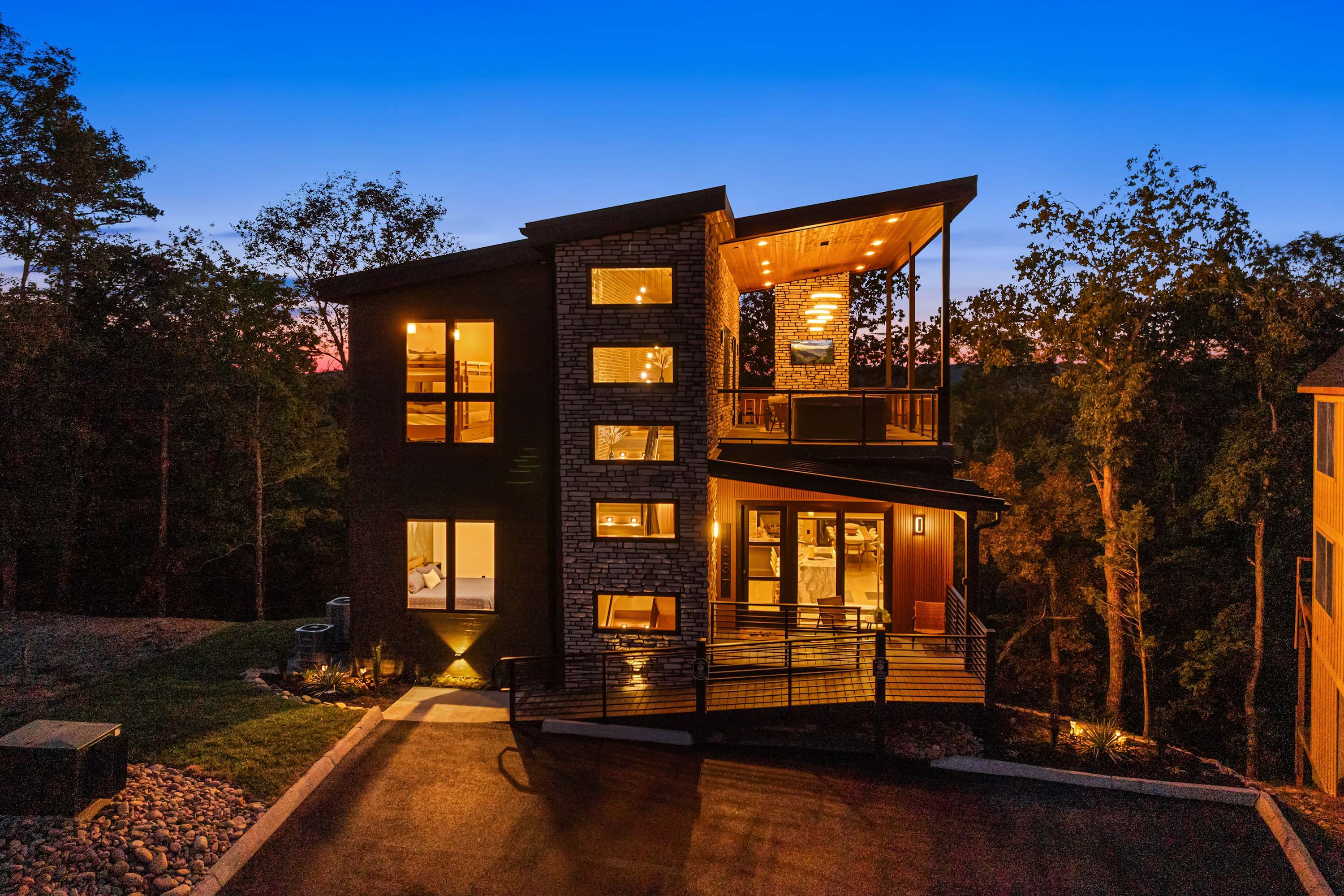 The Falls @ Reedmont Indoor Waterfall Grotto Pool — Sevierville, TN — vacation rental