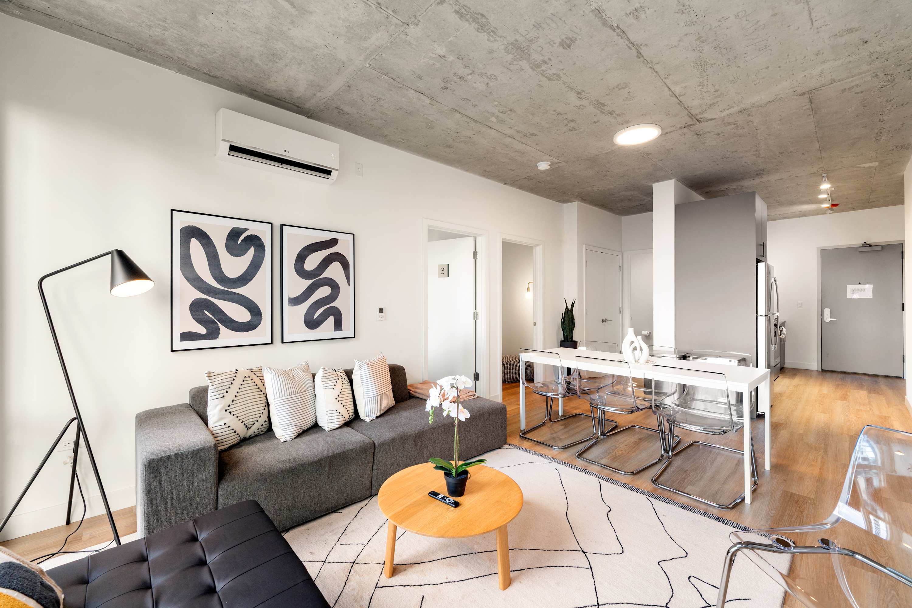 Premium 4 King Apartment w/ City Views — Chicago, IL — vacation rental