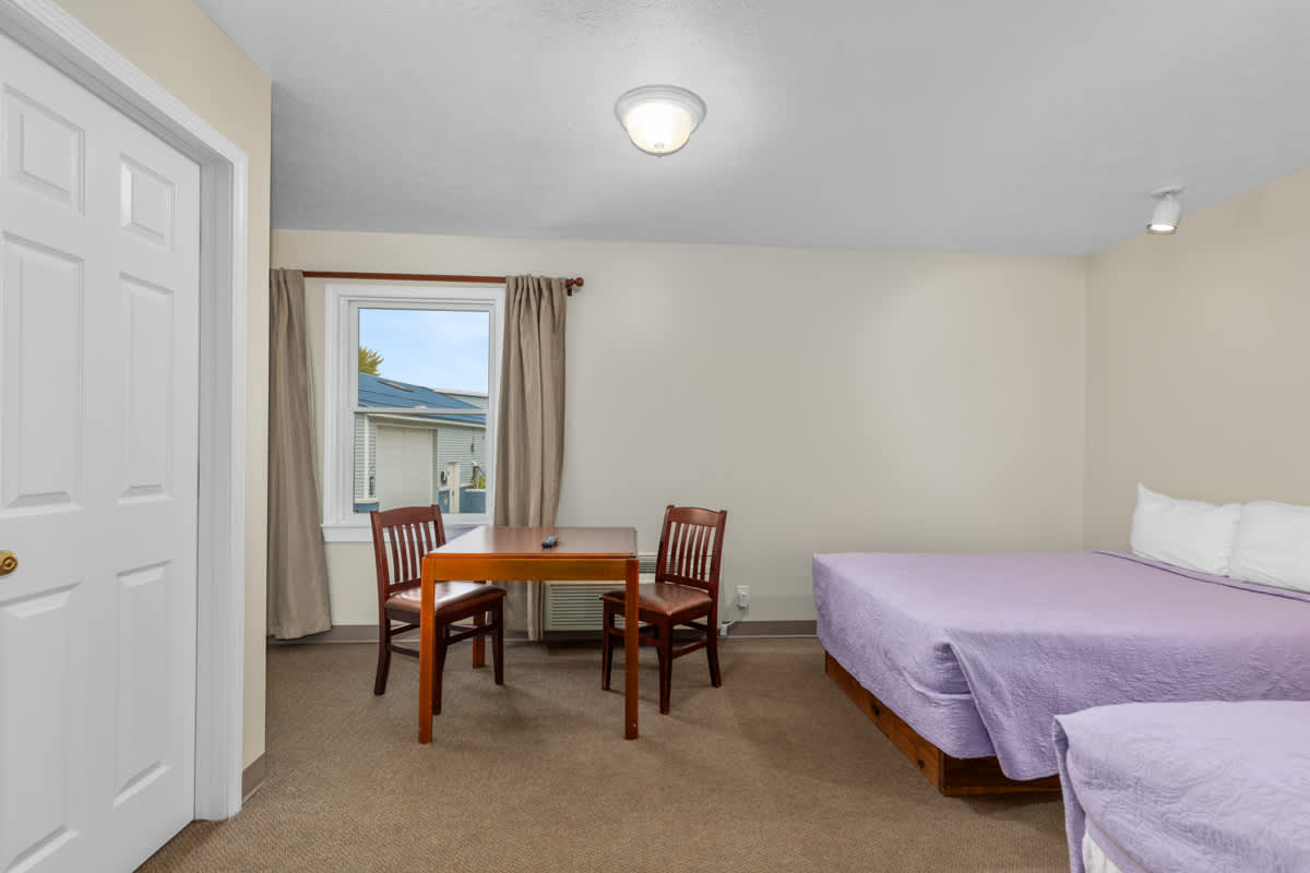 Cozy Stay in Lake City- 2 Double Beds suite — Lake City, MI — vacation rental