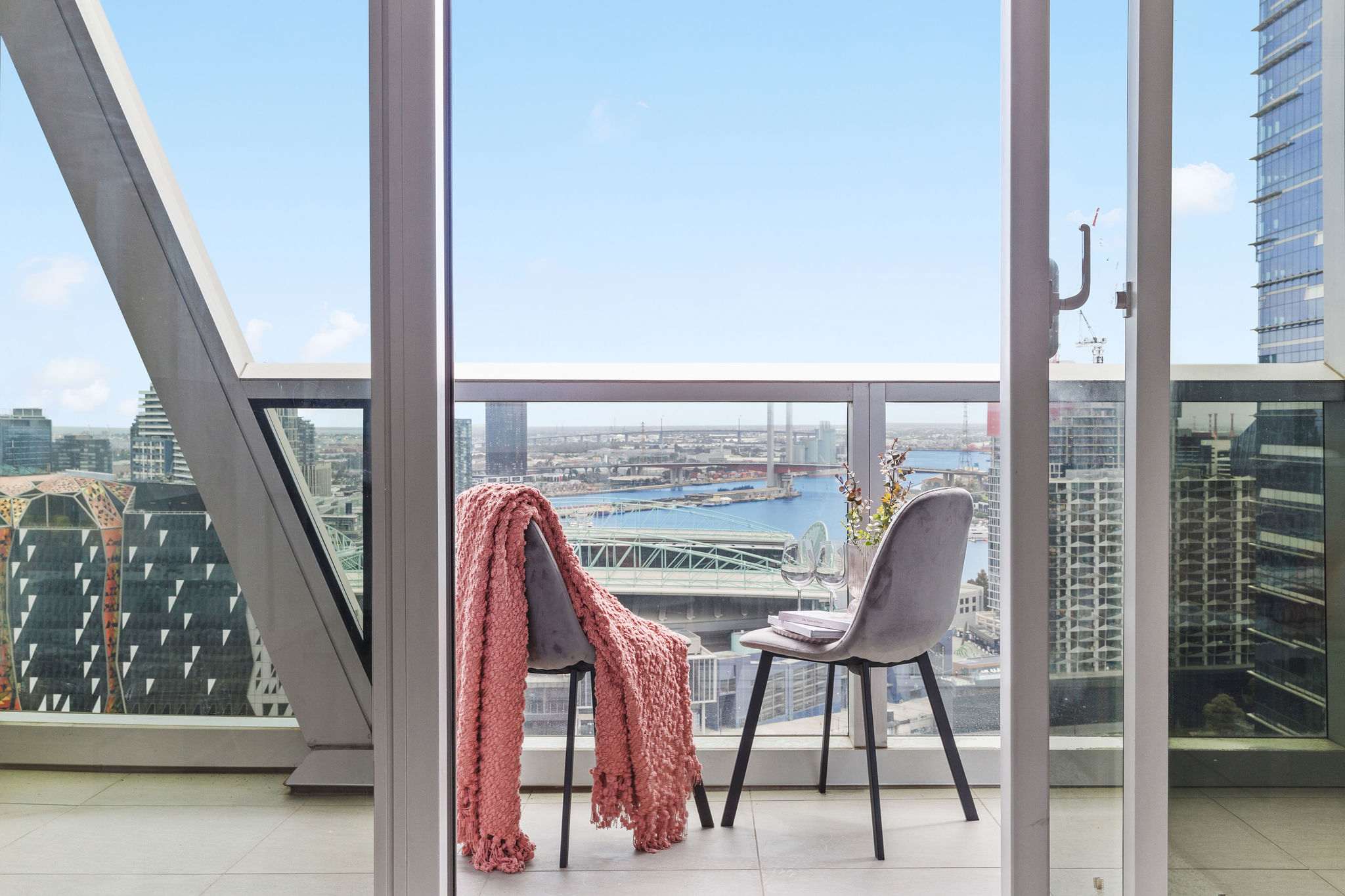 Docklands 3BR Getaway, Harbour View & Free Parking — Melbourne, VIC — vacation rental