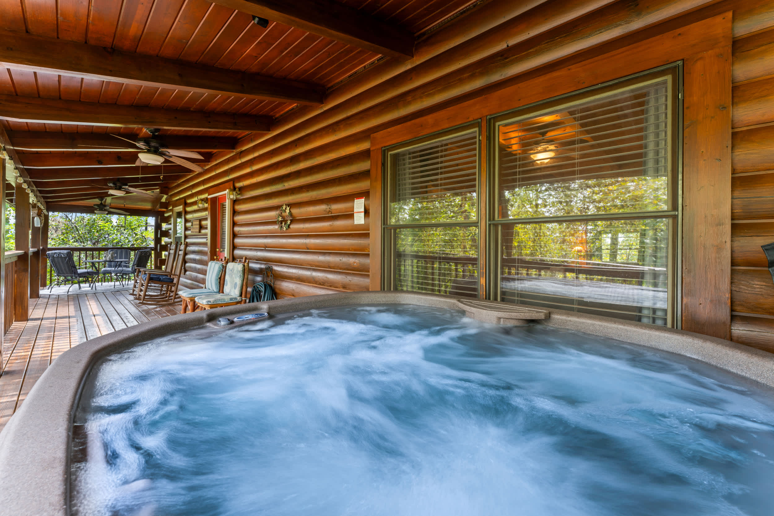 Cabin Retreat - Private Hot Tub & Pool Table