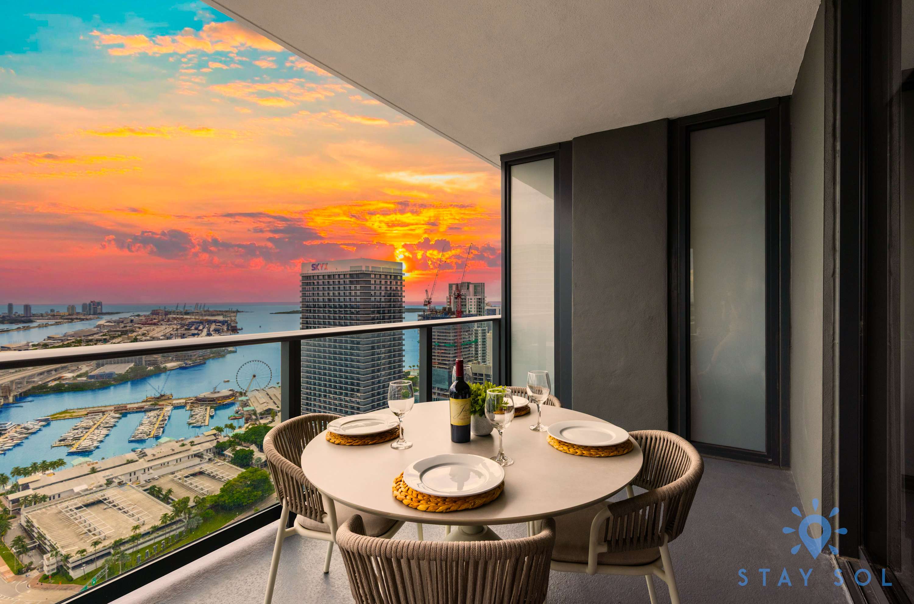 Luxury Apartment 3 Bedrooms, Pool, Gym & Views — Miami, FL — vacation rental