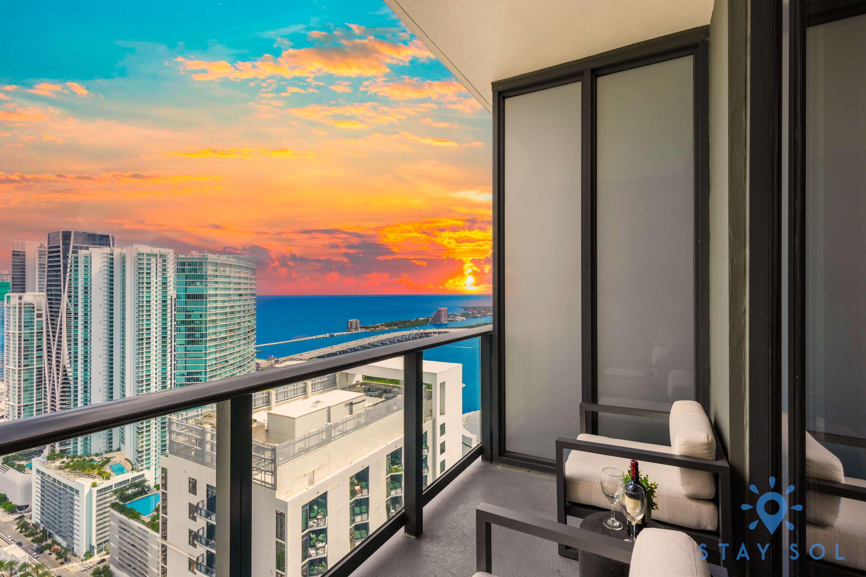 Chic Downtown - City Views, Gym & Pool — Miami, FL — vacation rental