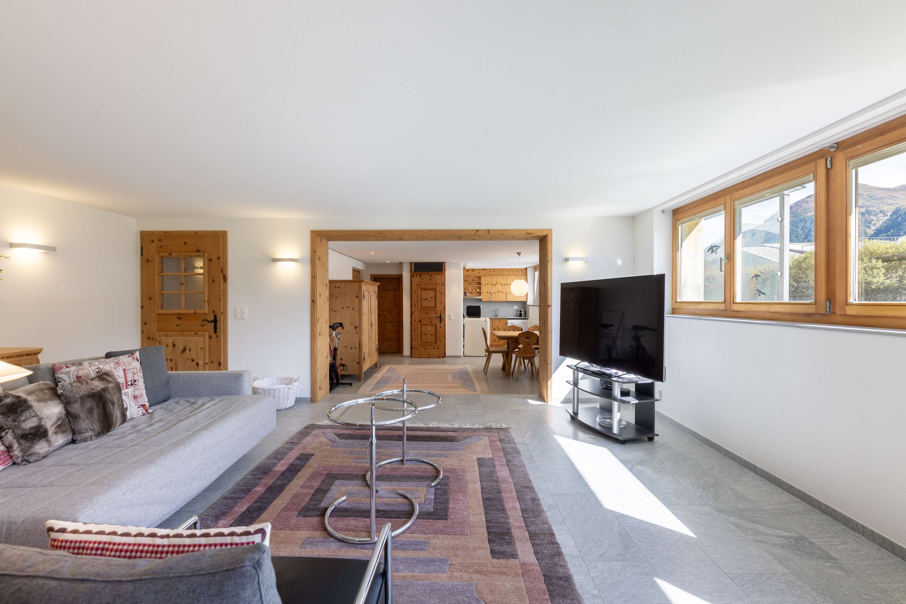 Panoramic Engadin Studio with Mountain Views — Samedan, Graubünden — vacation rental