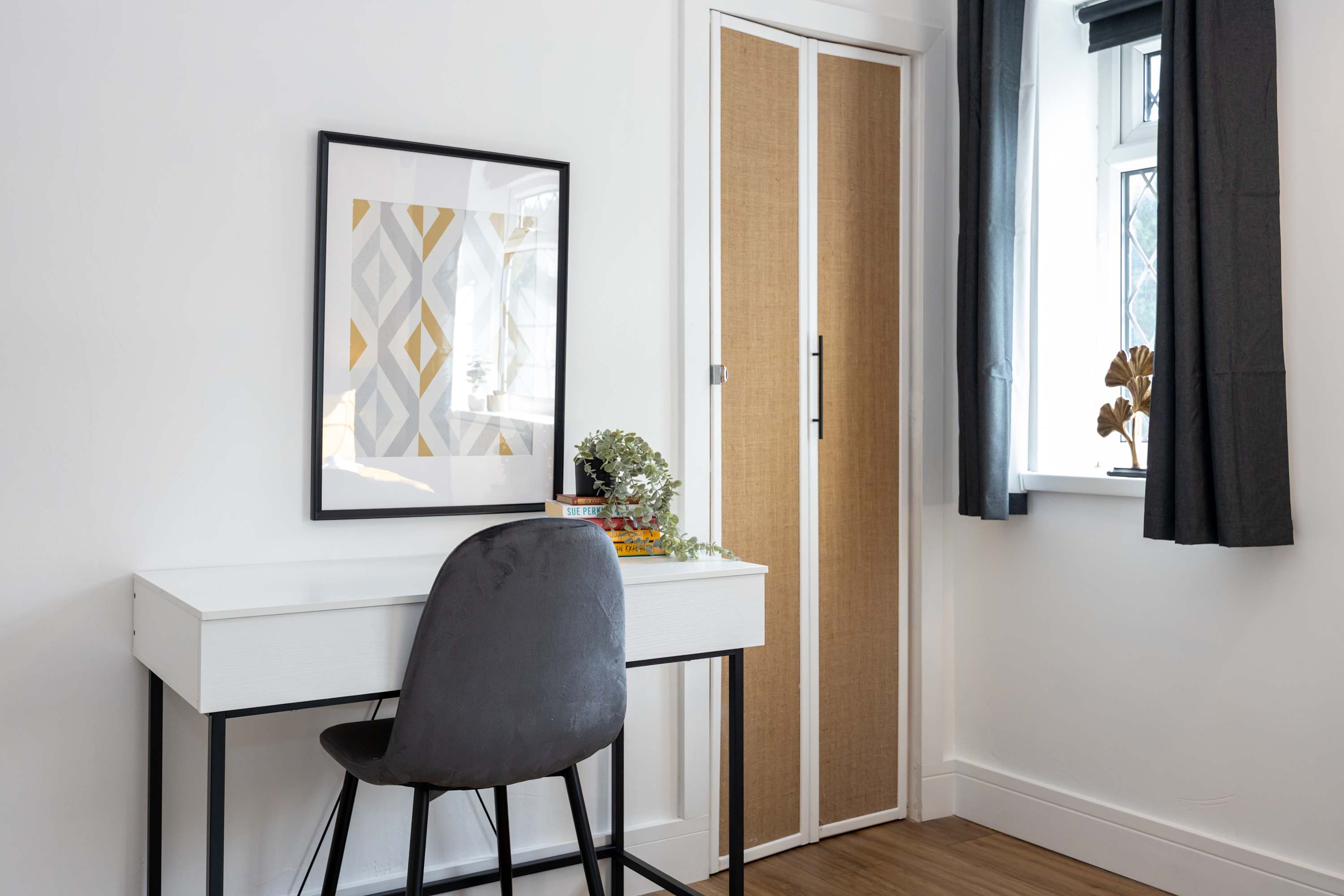 View Spacious Apartment near MCR Airport in Culmere Road 10 M22 0WQ Spacious Apartment near MCR Airport in Culmere Road 10 M22 0WQ - Property image 10 - VivreStays