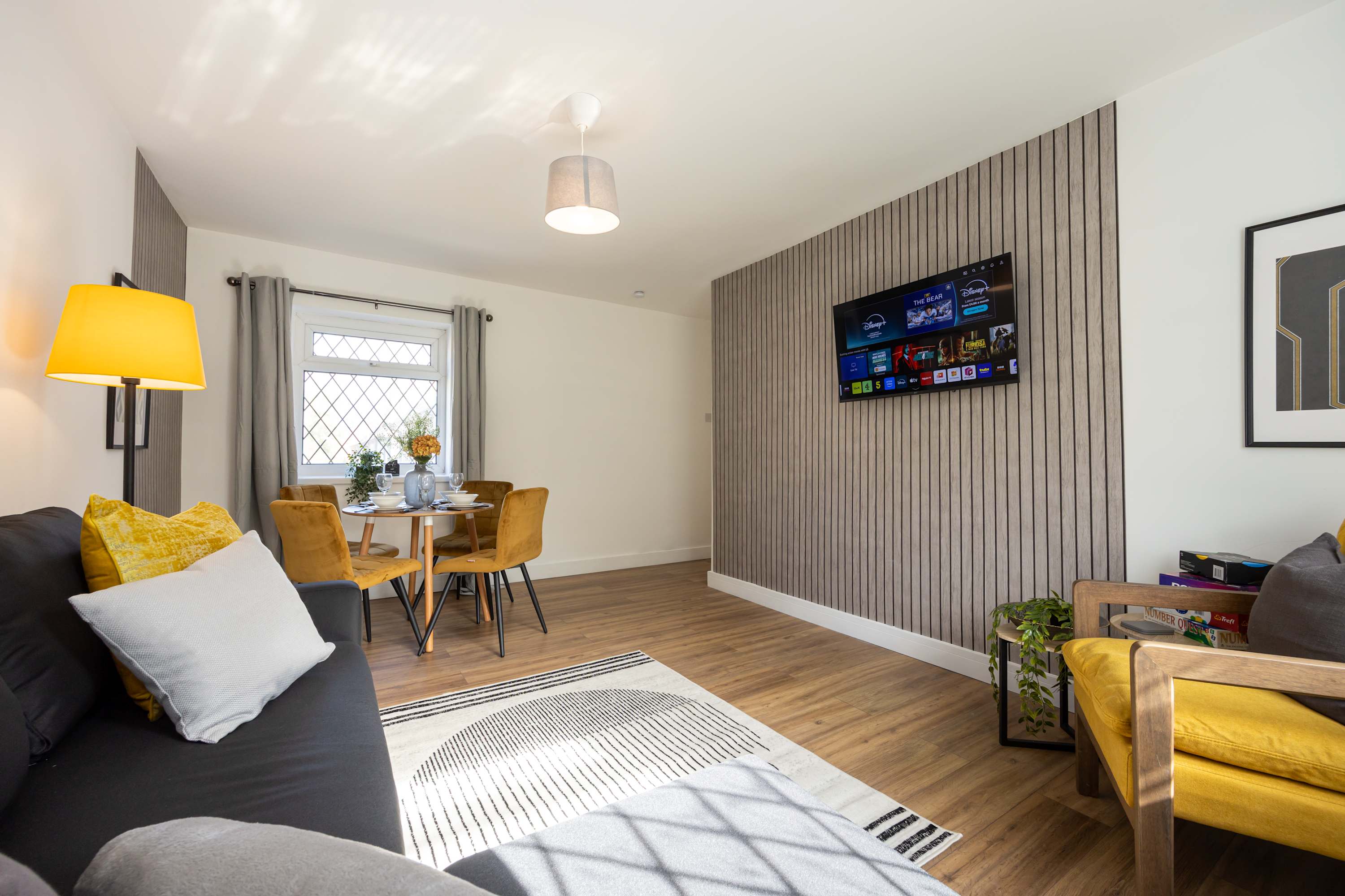 View Spacious Apartment near MCR Airport in Culmere Road 10 M22 0WQ Spacious Apartment near MCR Airport in Culmere Road 10 M22 0WQ - Property image 2 - VivreStays
