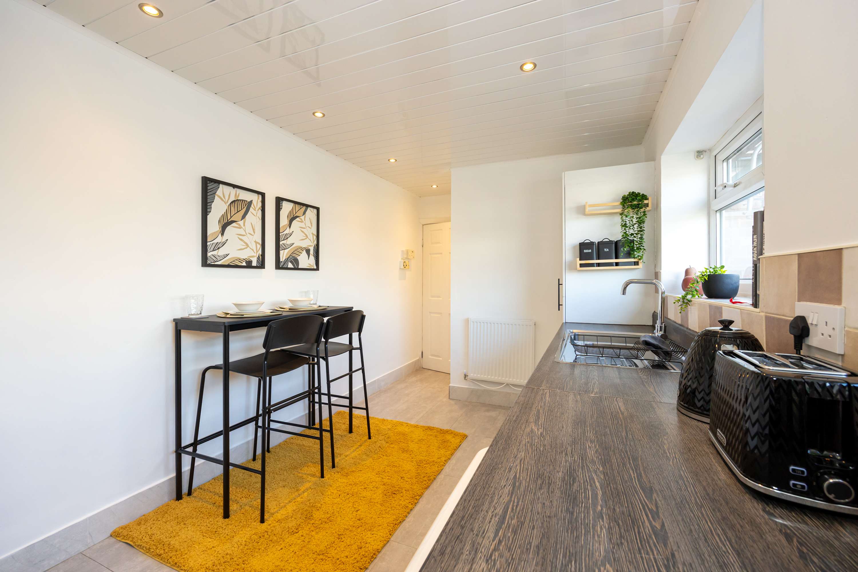 View Spacious Apartment near MCR Airport in Culmere Road 10 M22 0WQ Spacious Apartment near MCR Airport in Culmere Road 10 M22 0WQ - Property image 28 - VivreStays