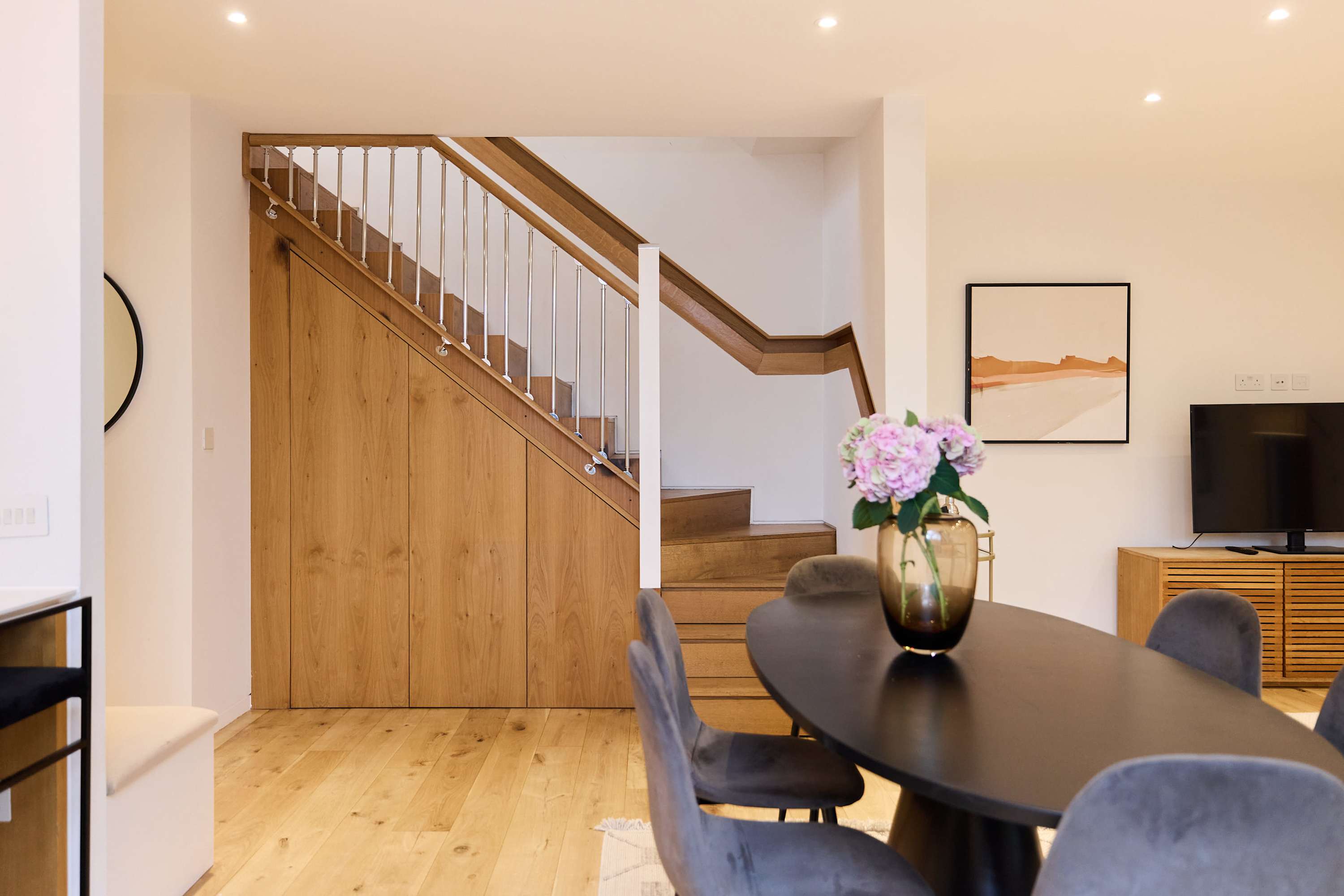 Mill Hill Modern Gem: Garden & Parking Near London in Crowntree Mews 3 NW7 1TR - Property image 10 - VivreStays