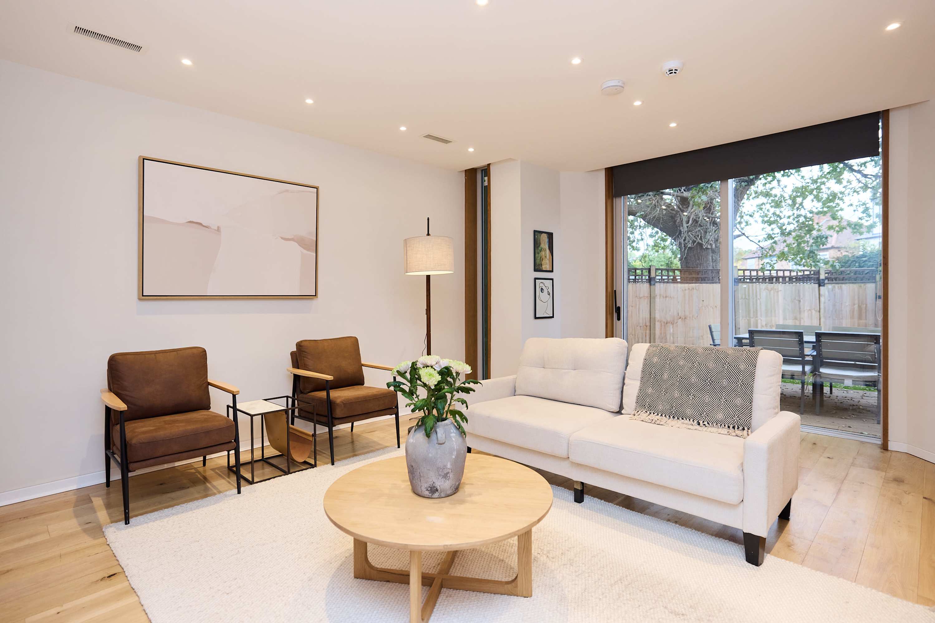 Mill Hill Modern Gem: Garden & Parking Near London in Crowntree Mews 3 NW7 1TR - Property image 9 - VivreStays