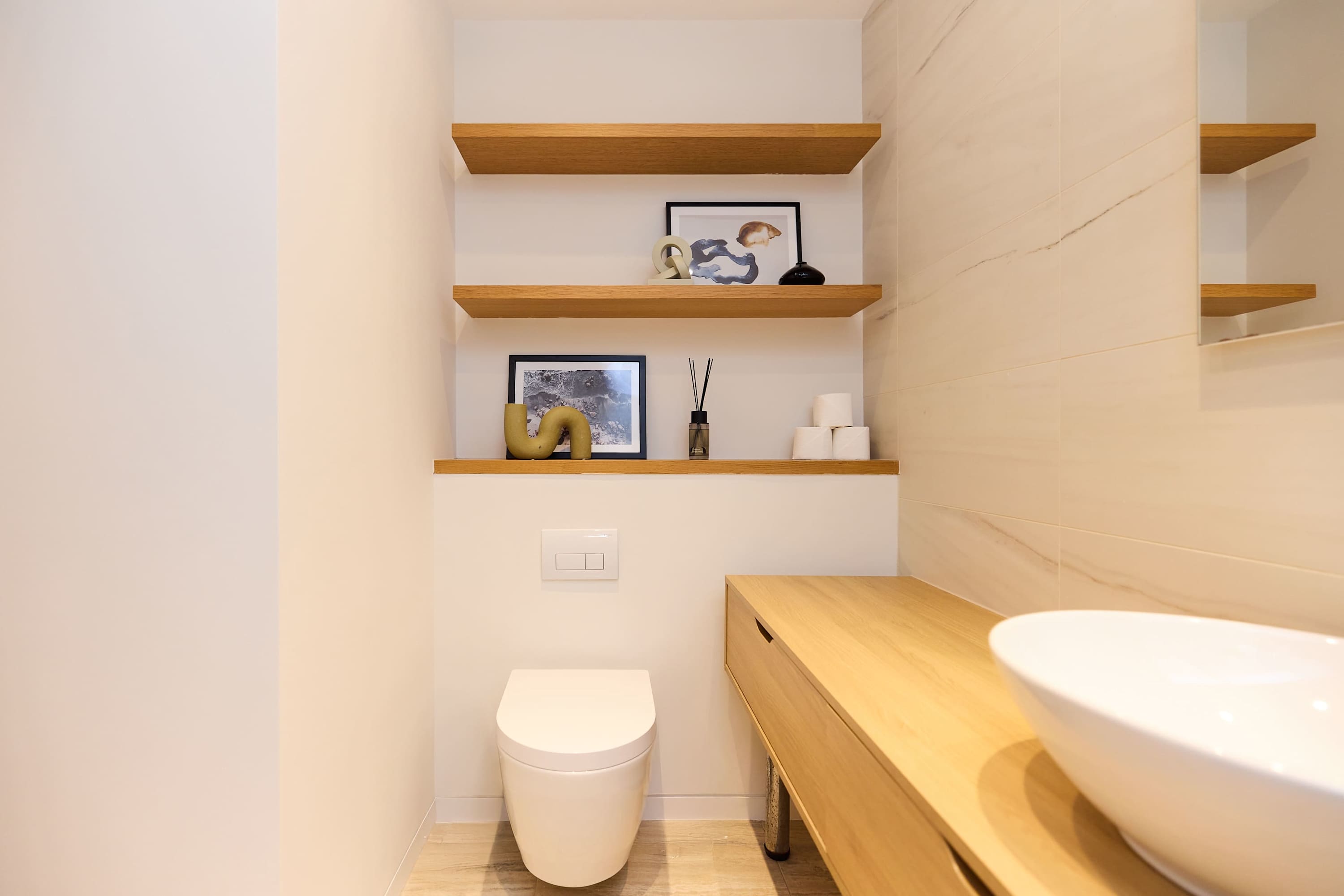 Mill Hill Modern Gem: Garden & Parking Near London in Crowntree Mews 3 NW7 1TR - Property image 24 - VivreStays