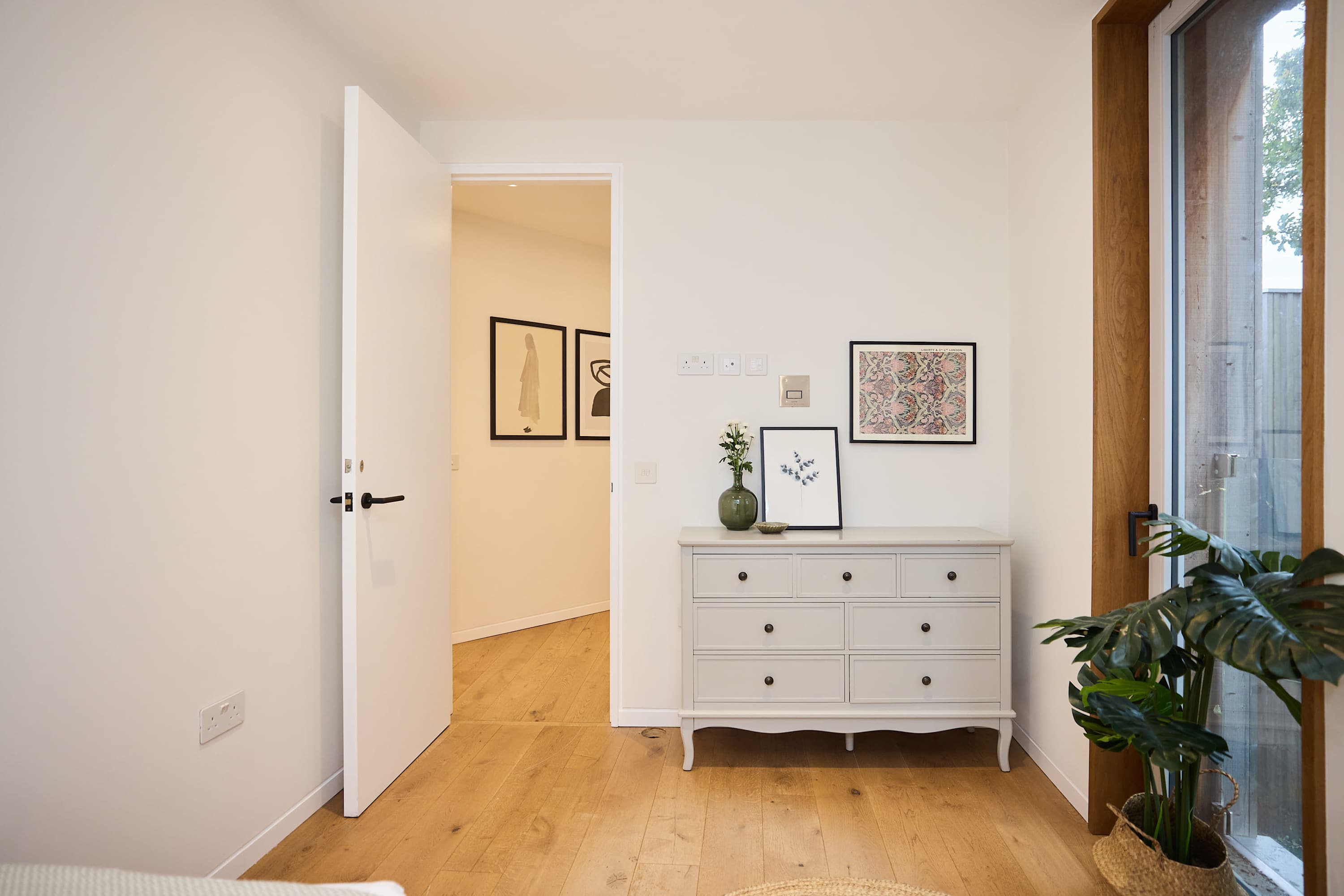 Mill Hill Modern Gem: Garden & Parking Near London in Crowntree Mews 3 NW7 1TR - Property image 21 - VivreStays