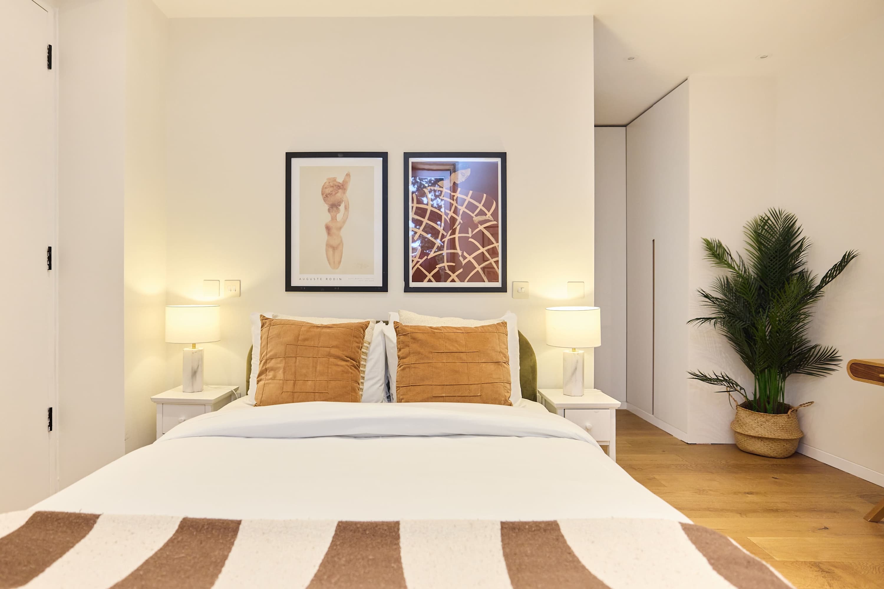 Mill Hill Modern Gem: Garden & Parking Near London in Crowntree Mews 3 NW7 1TR - Property image 4 - VivreStays