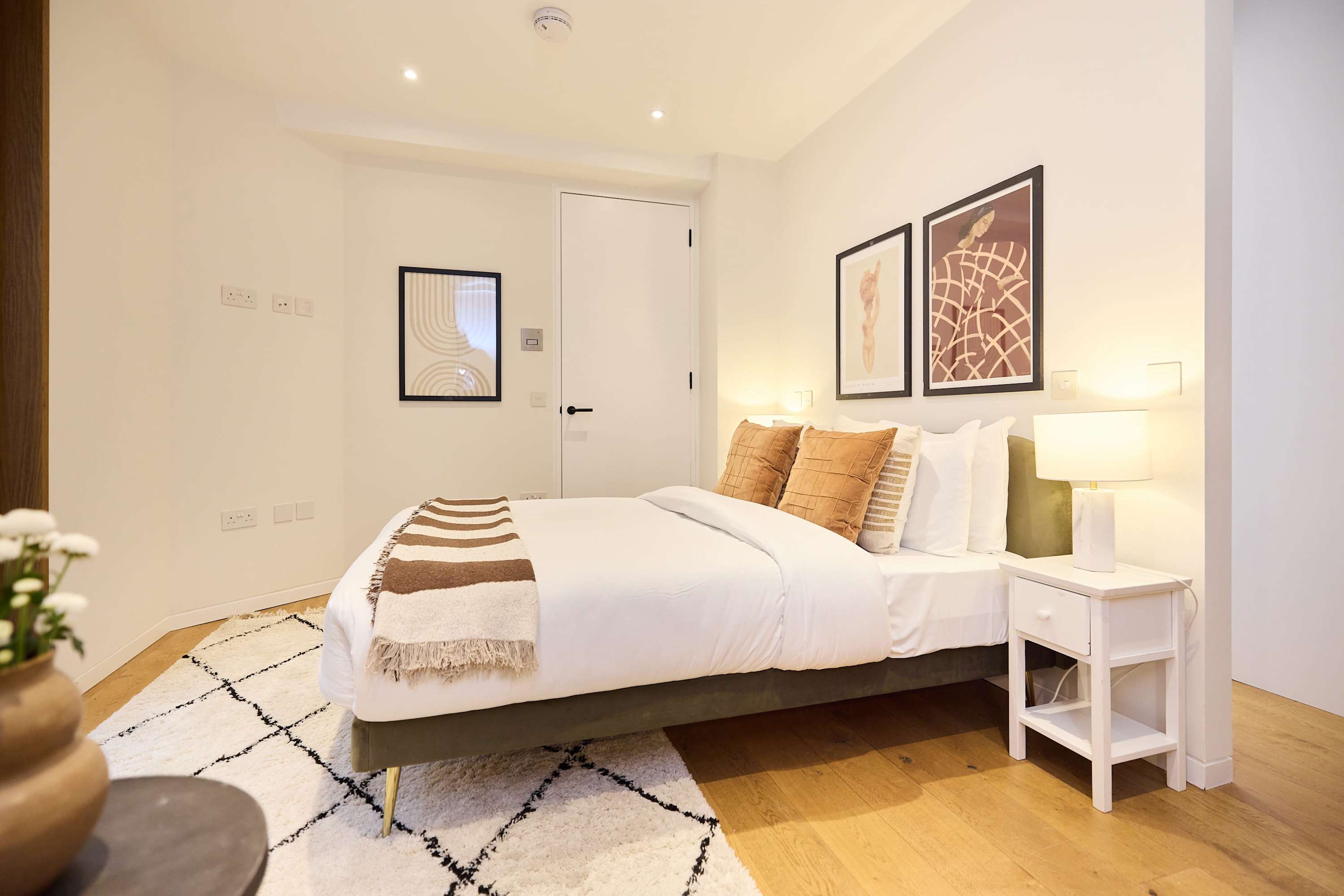Mill Hill Modern Gem: Garden & Parking Near London in Crowntree Mews 3 NW7 1TR - Property image 13 - VivreStays