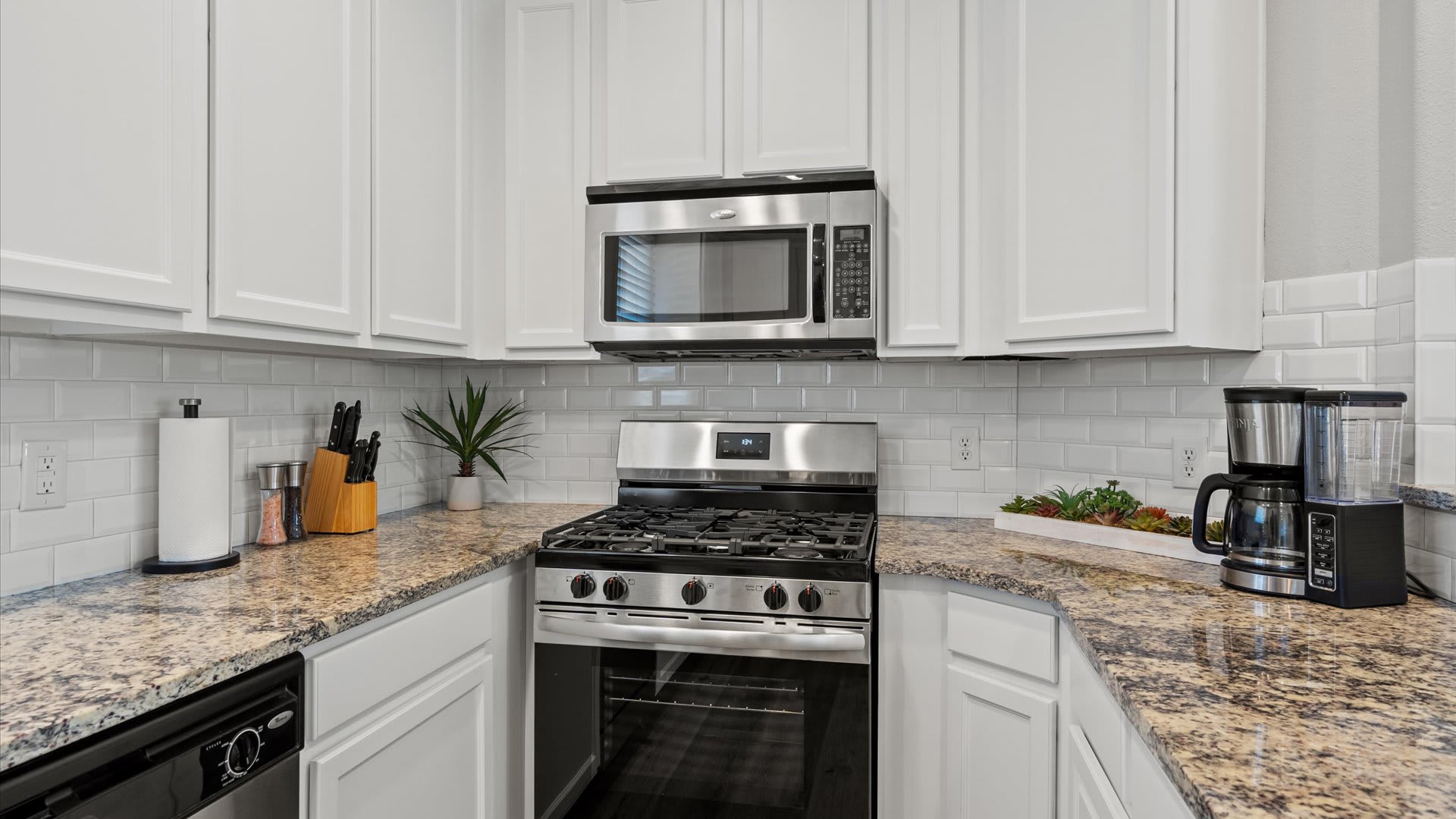 Fully equipped kitchen