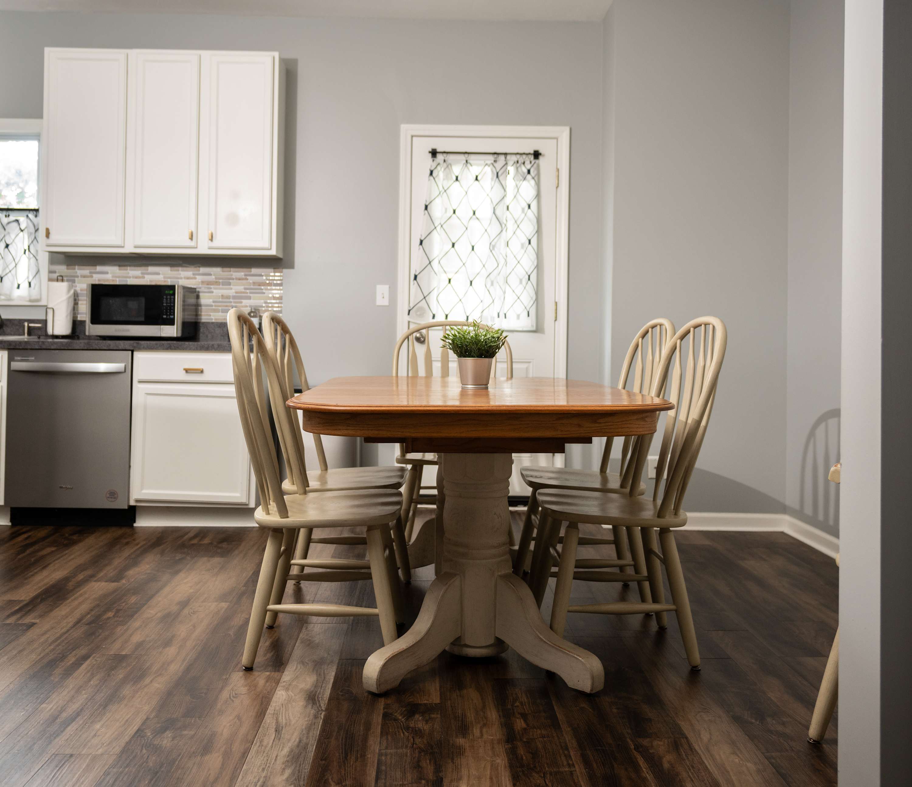 Three Blocks from Paradise - Cozy Home for 8 Near Lake Geneva