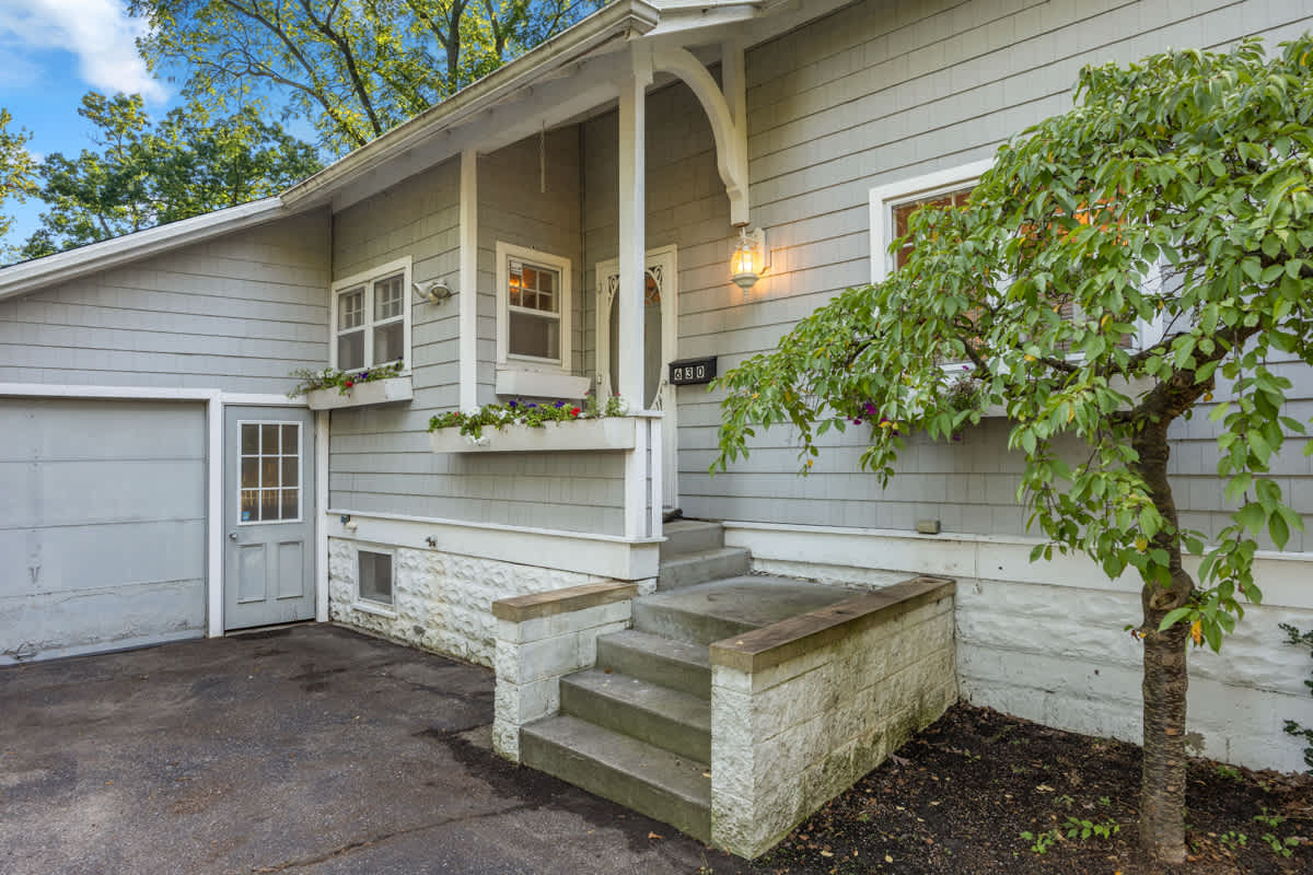 Charming Saugatuck Getaway by Lake Shops 28