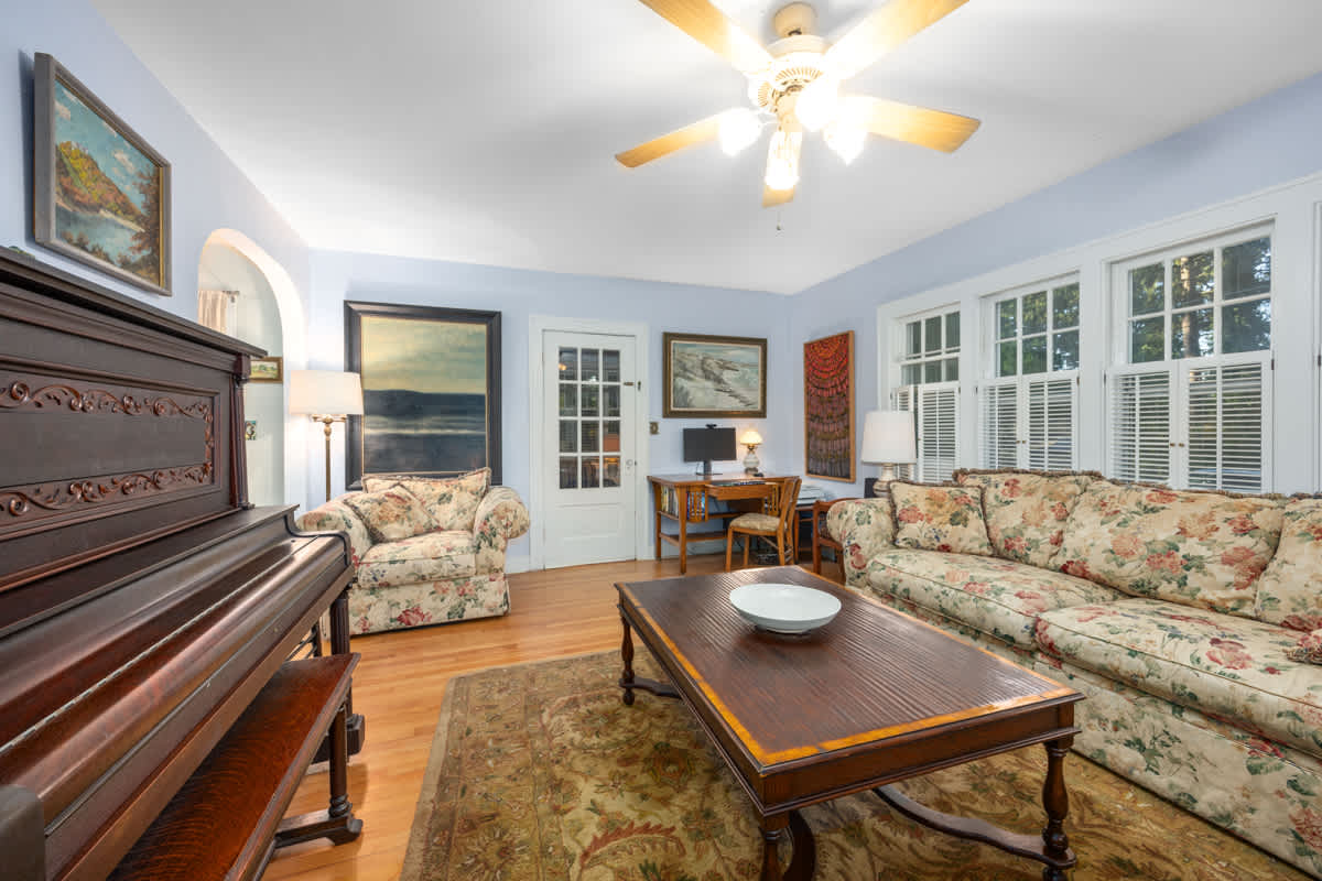 Charming Saugatuck Getaway by Lake Shops 9