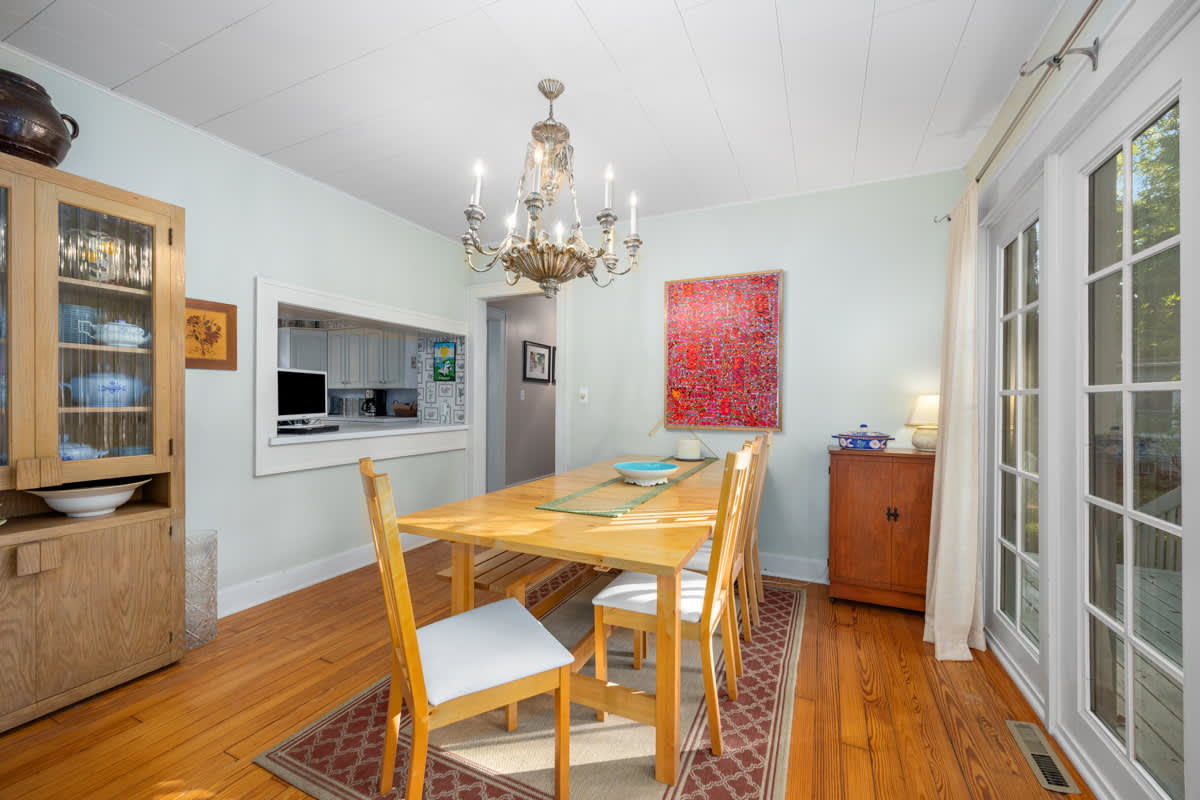 Charming Saugatuck Getaway by Lake Shops 14