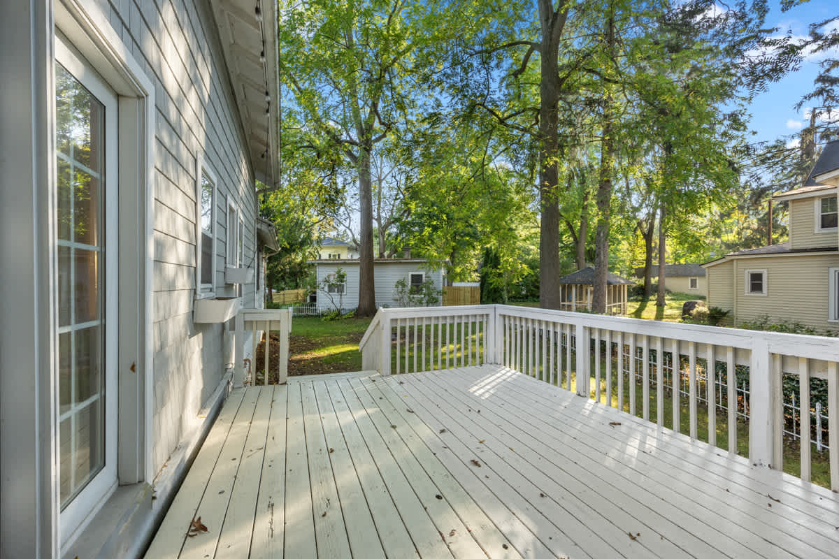 Charming Saugatuck Getaway by Lake Shops 33