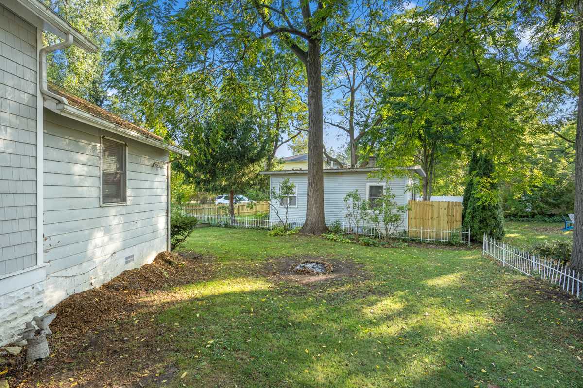 Charming Saugatuck Getaway by Lake Shops 30