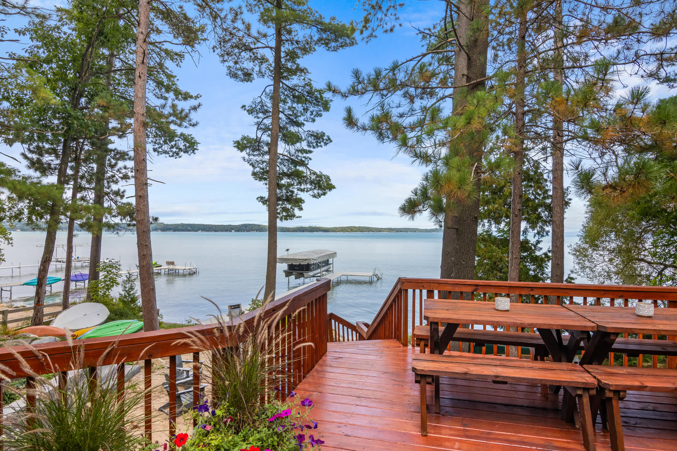 TORCH LAKE TREASURE — Rapid City, MI — vacation rental