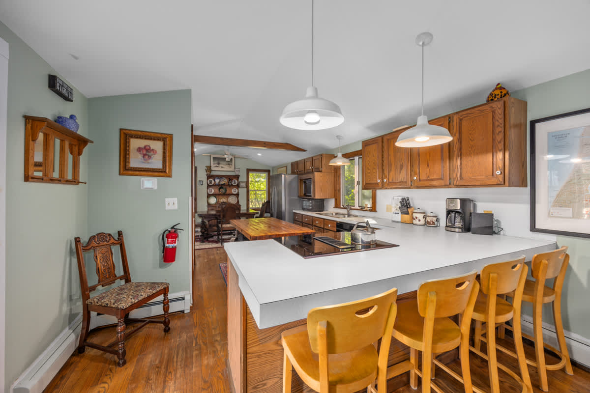 Historic Saugatuck Walk to Lake Shops and Dining 15