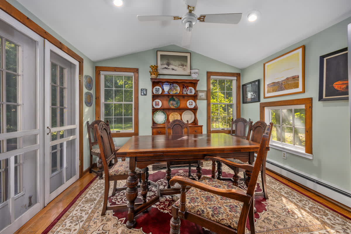 Historic Saugatuck Walk to Lake Shops and Dining 3