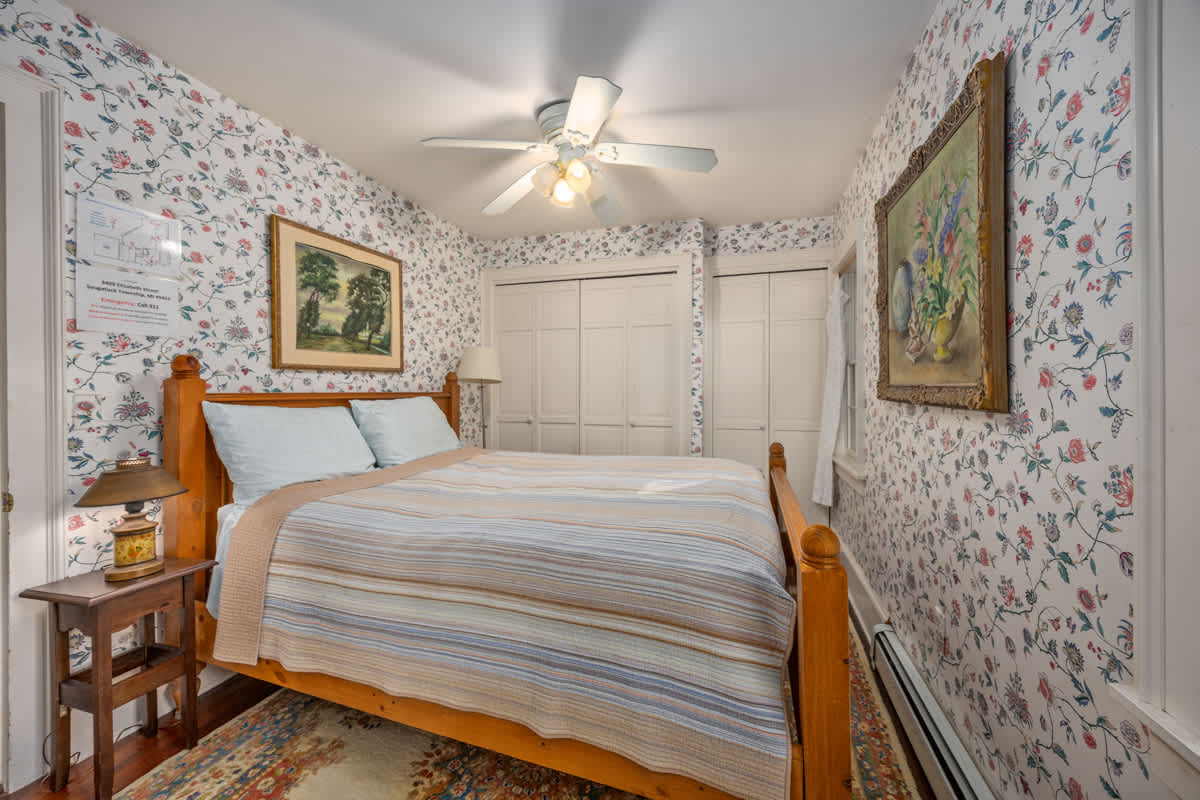 Historic Saugatuck Walk to Lake Shops and Dining 21