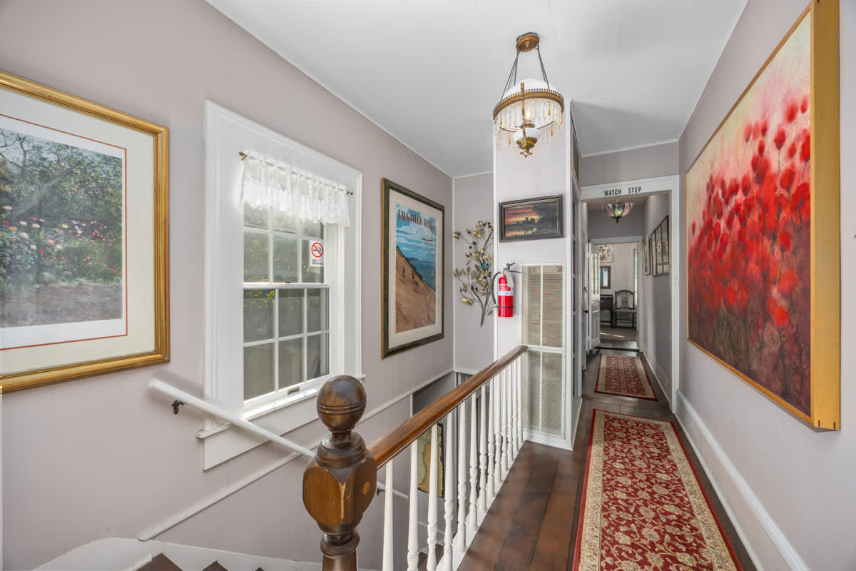 Historic Saugatuck Walk to Lake Shops and Dining 26