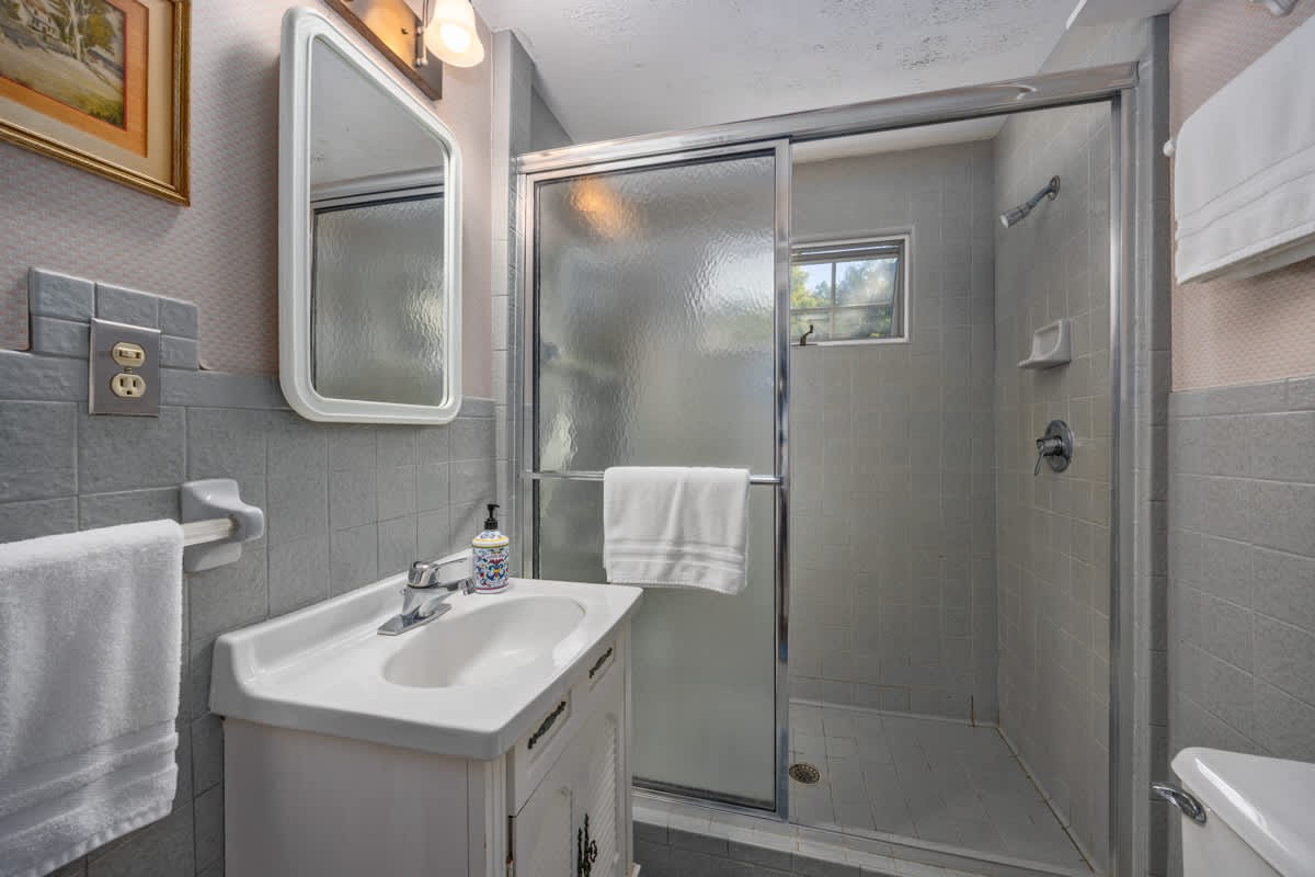 Historic Saugatuck Walk to Lake Shops and Dining 31