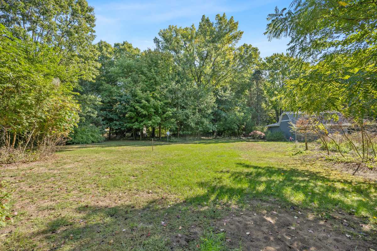 Historic Saugatuck Walk to Lake Shops and Dining 41