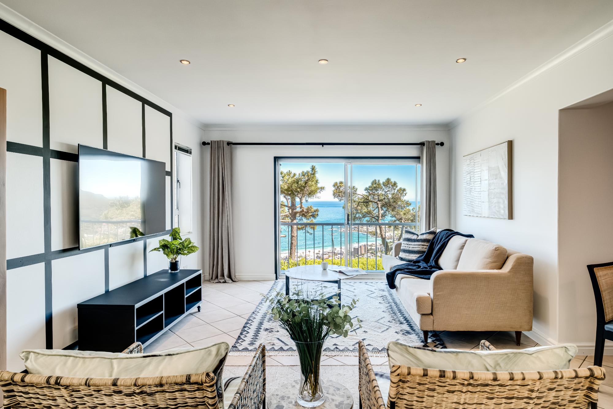 Chic 2bed in Camps Bay w Sea Views Bayview Rise 8