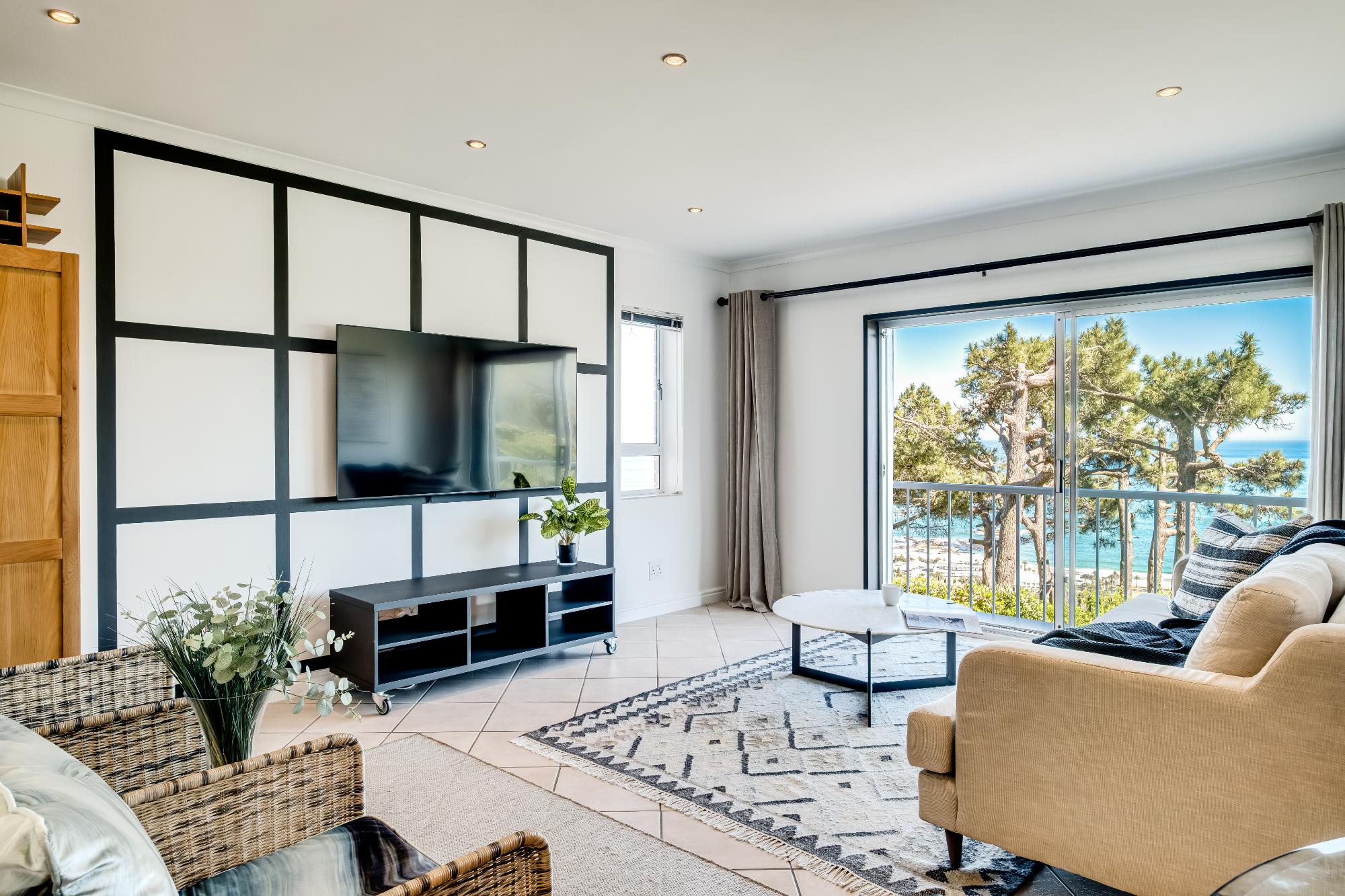 Chic 2bed in Camps Bay w Sea Views Bayview Rise 4