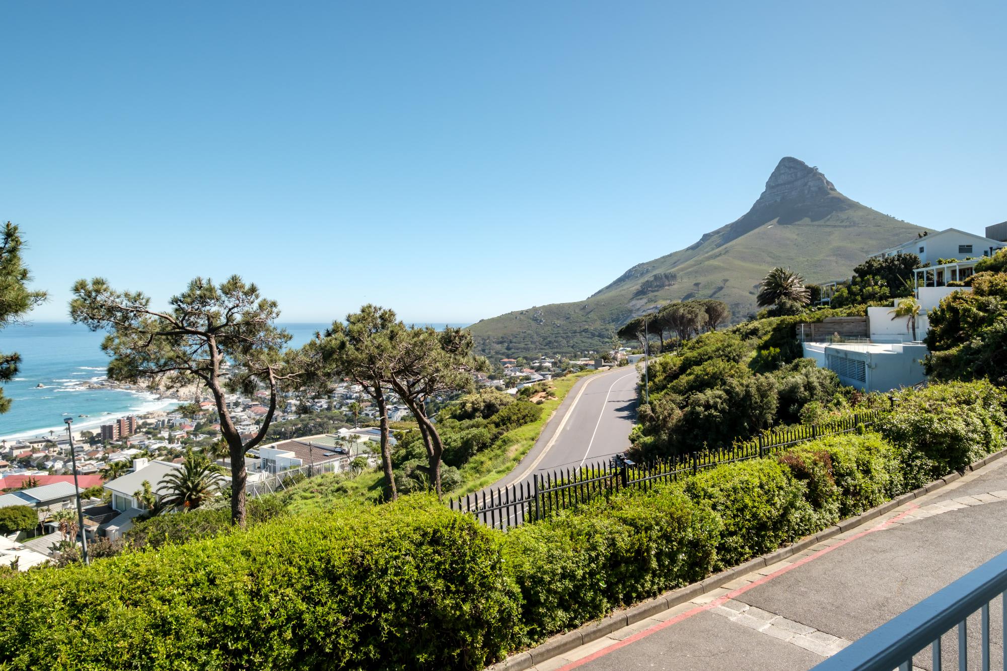 Chic 2bed in Camps Bay w Sea Views Bayview Rise | Photo 2