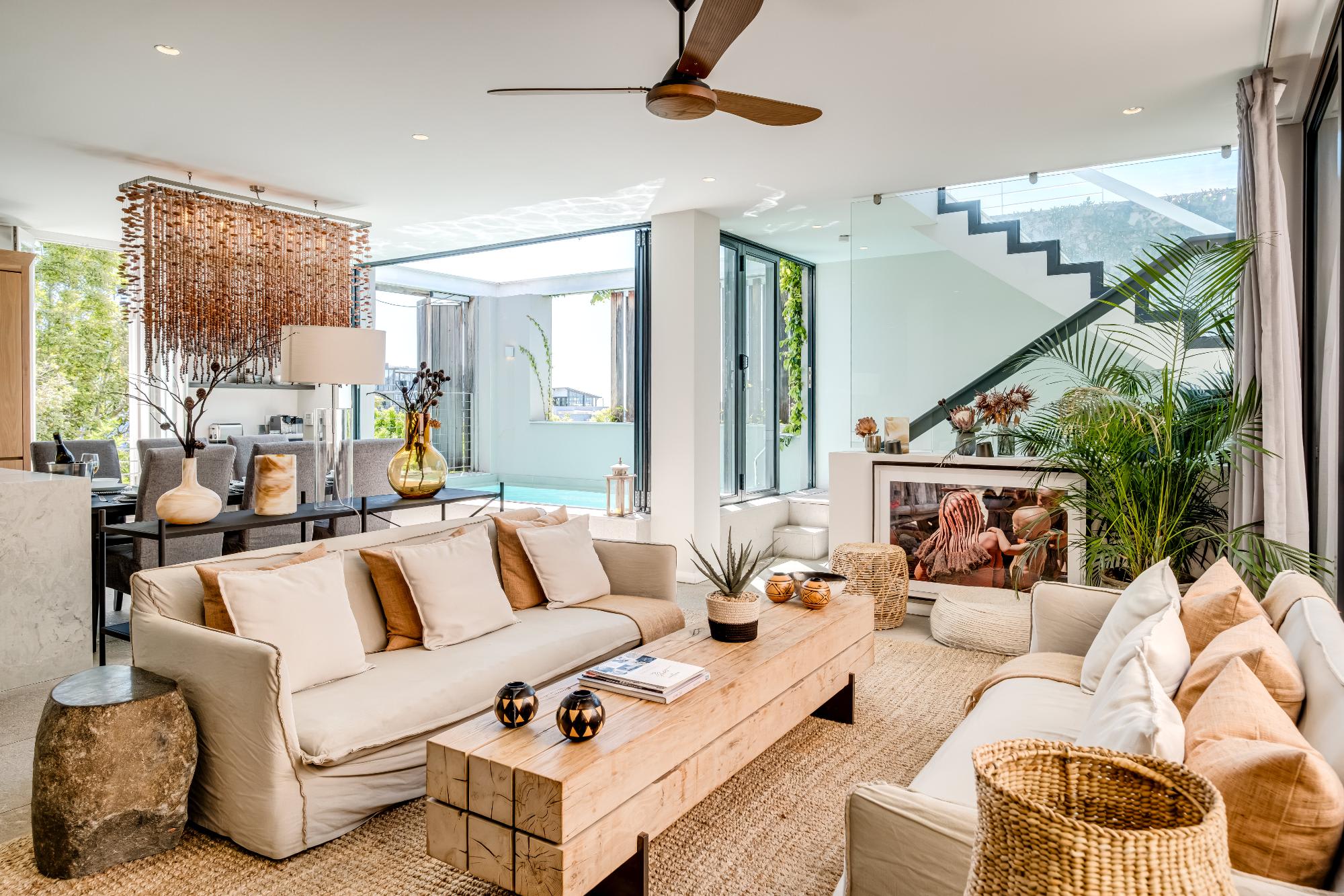 Stylish Apartment with Rooftop Deck and Pool 53 Napier | Photo 2