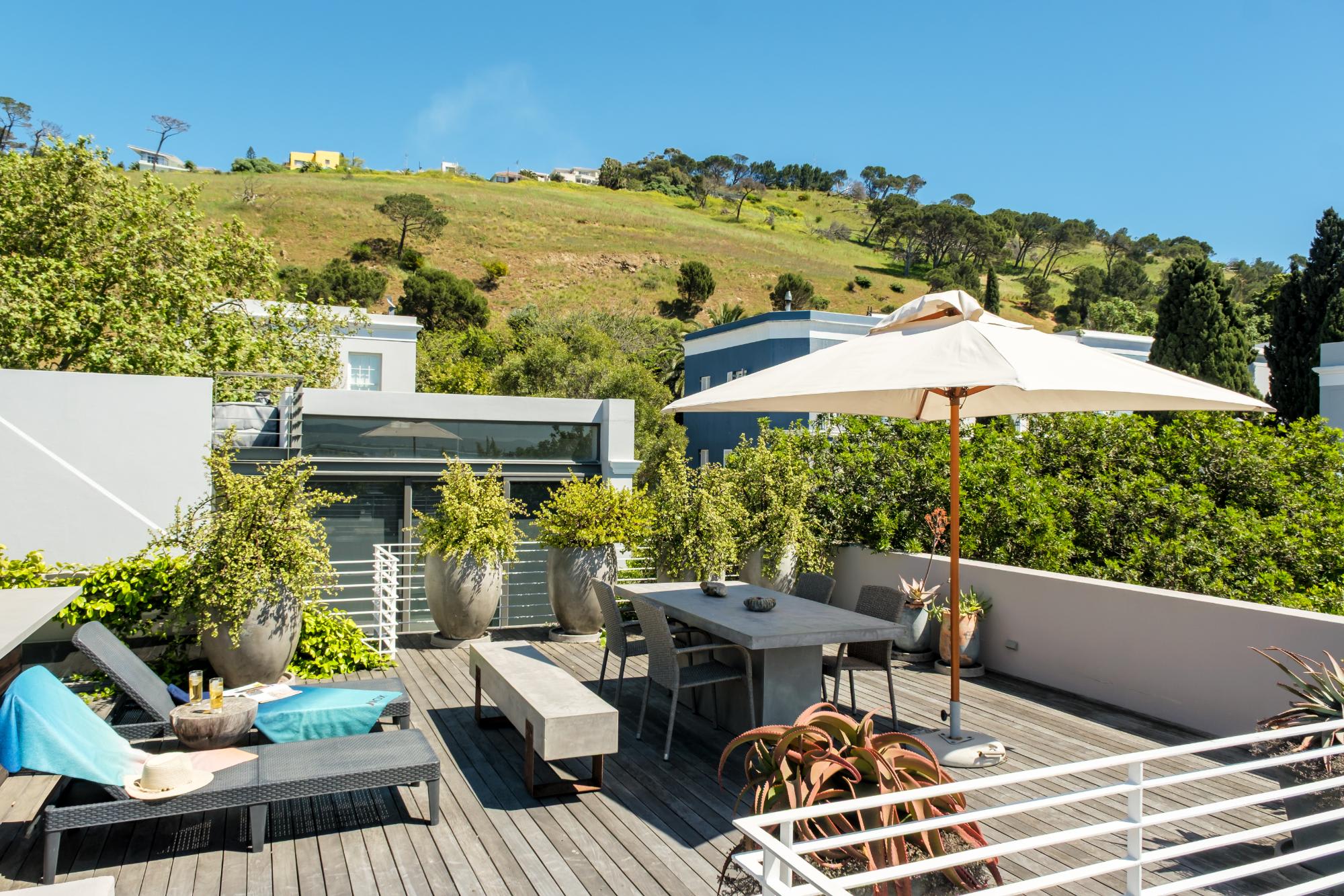 Stylish Apartment with Rooftop Deck and Pool 53 Napier 5