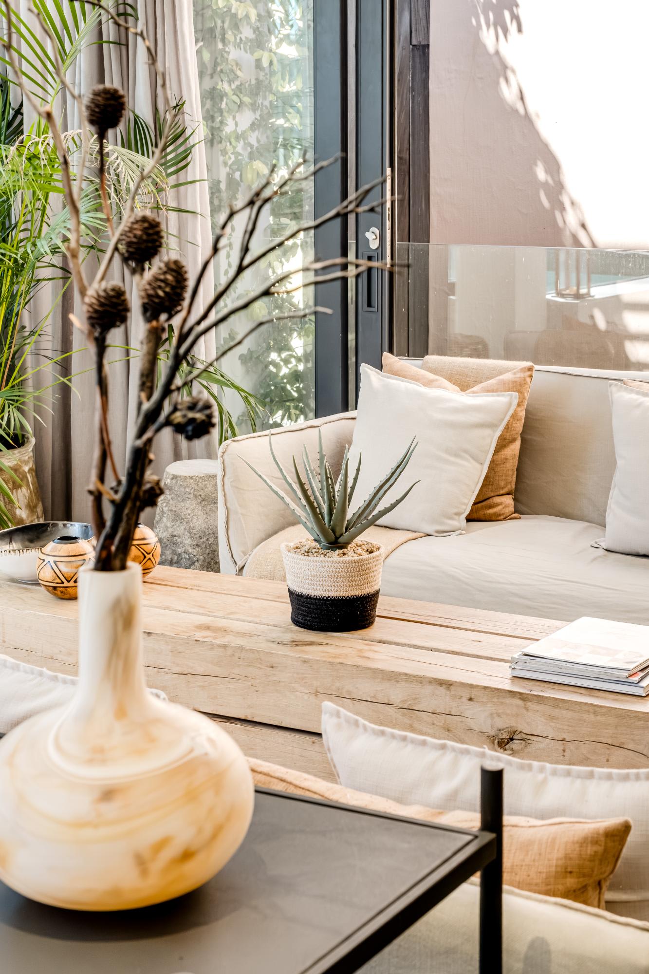 Stylish Apartment with Rooftop Deck and Pool 53 Napier 8