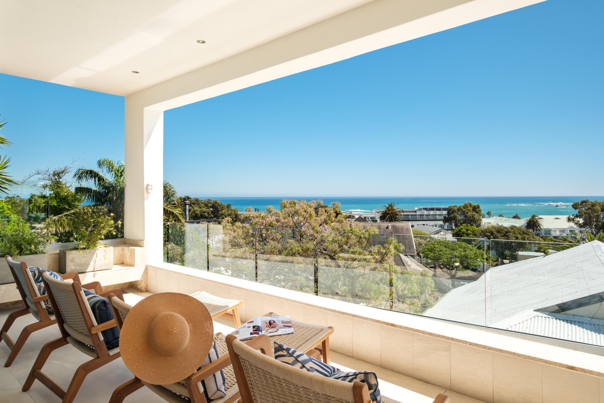 Beautiful 6bed Camps Bay View Villa w Pool Ithemba