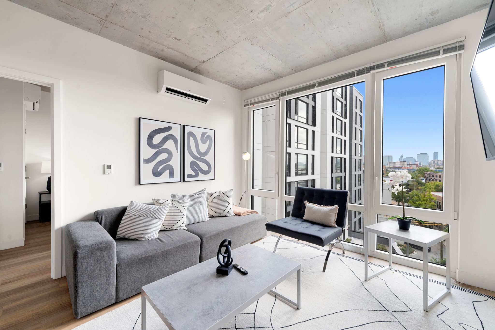 New 4 King Bed / Family Ready Apartment — Chicago, IL — vacation rental