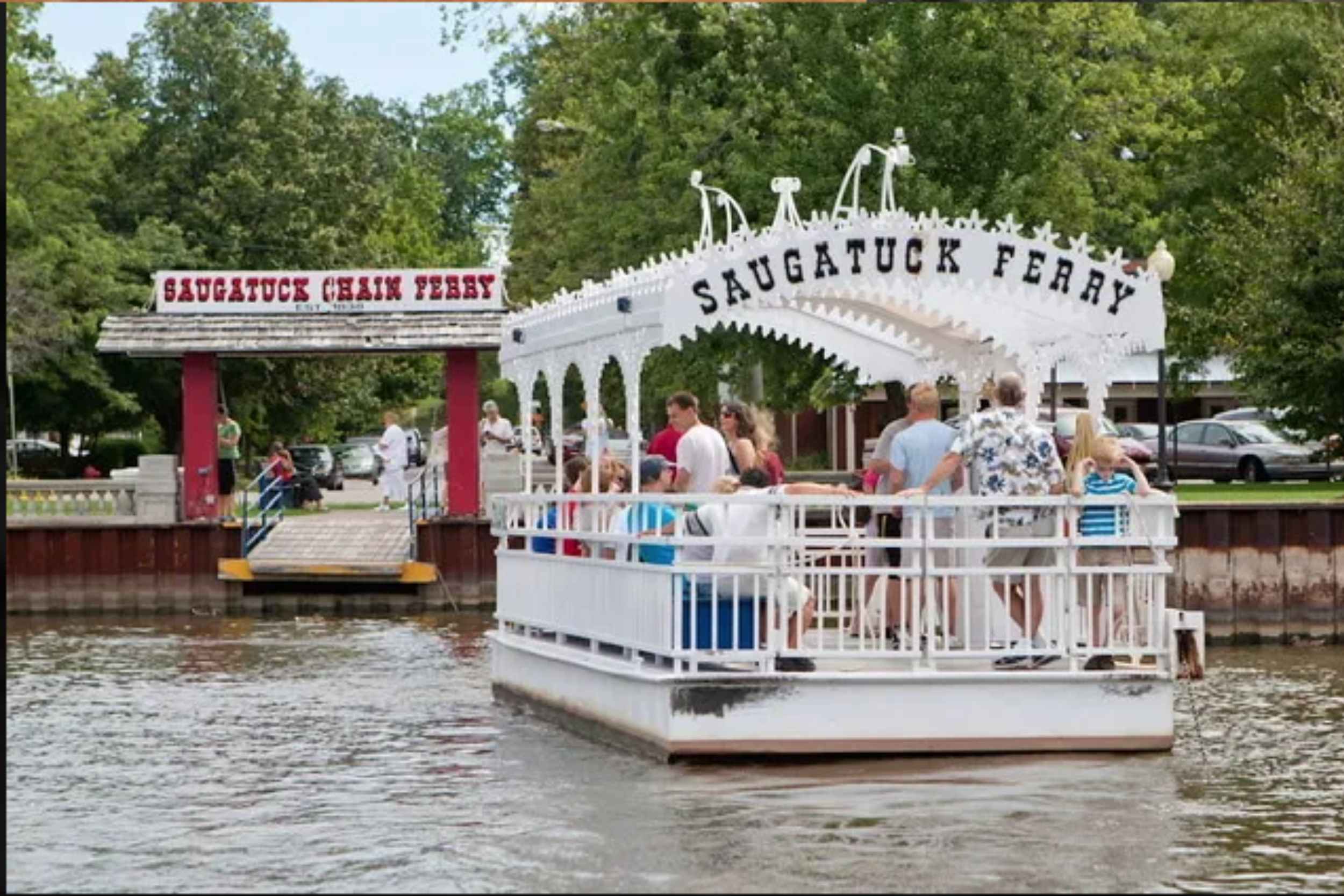 Lake Front Condo W Pool Access Walk to Saugatuck 36