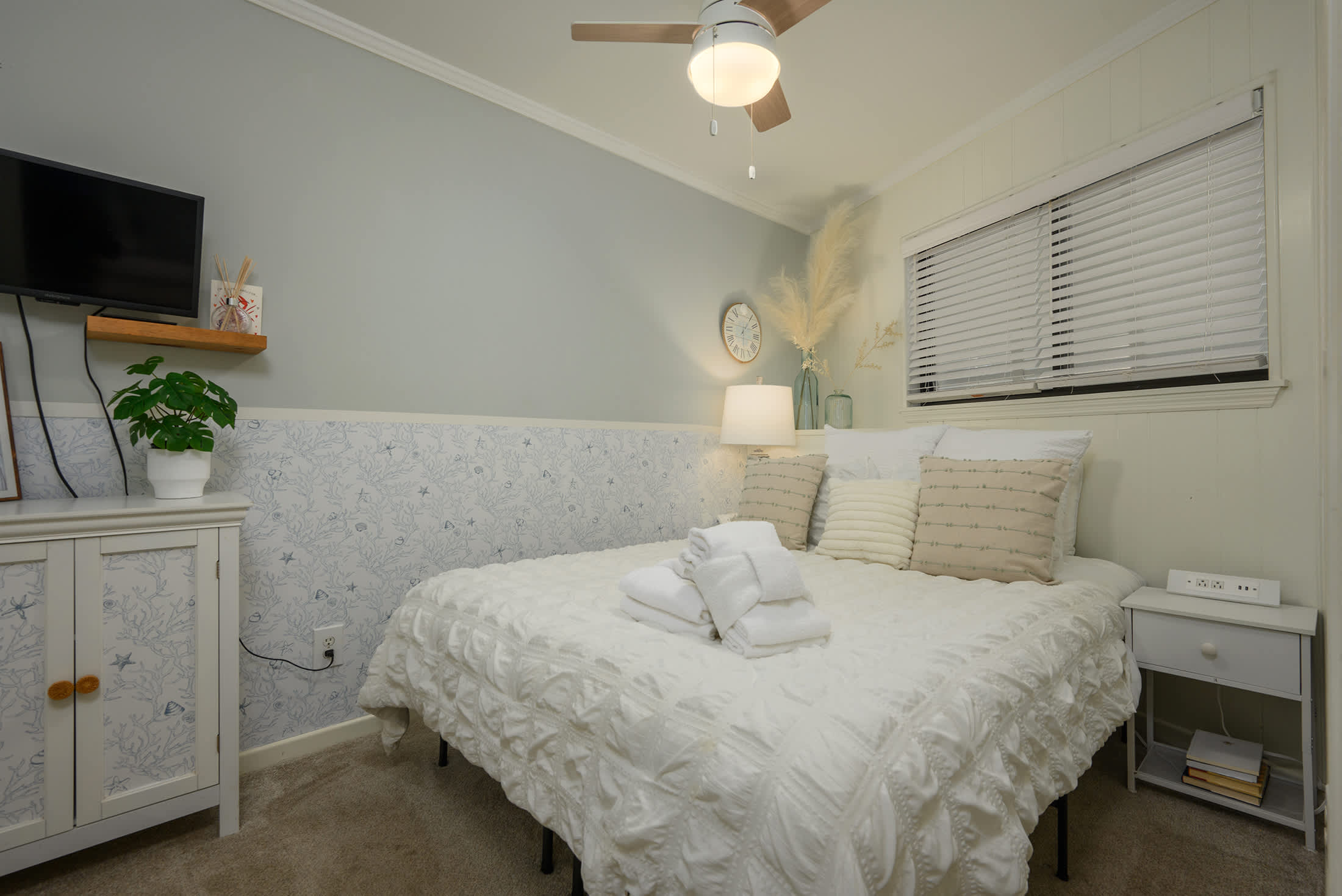 Island Condo for 6 w Communal Pool - Perfect Spot! 4