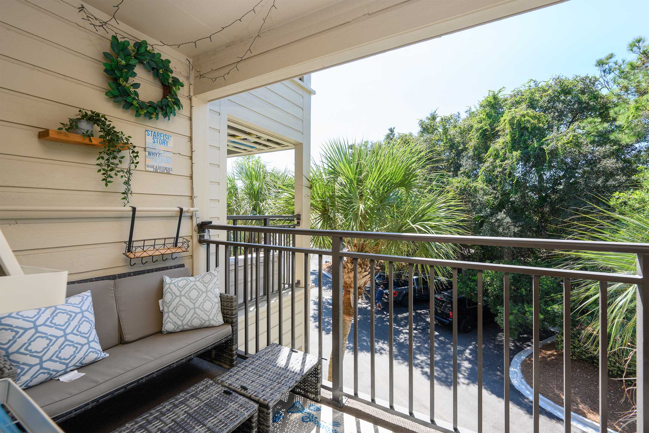 Island Condo for 6 w Communal Pool - Perfect Spot! 3