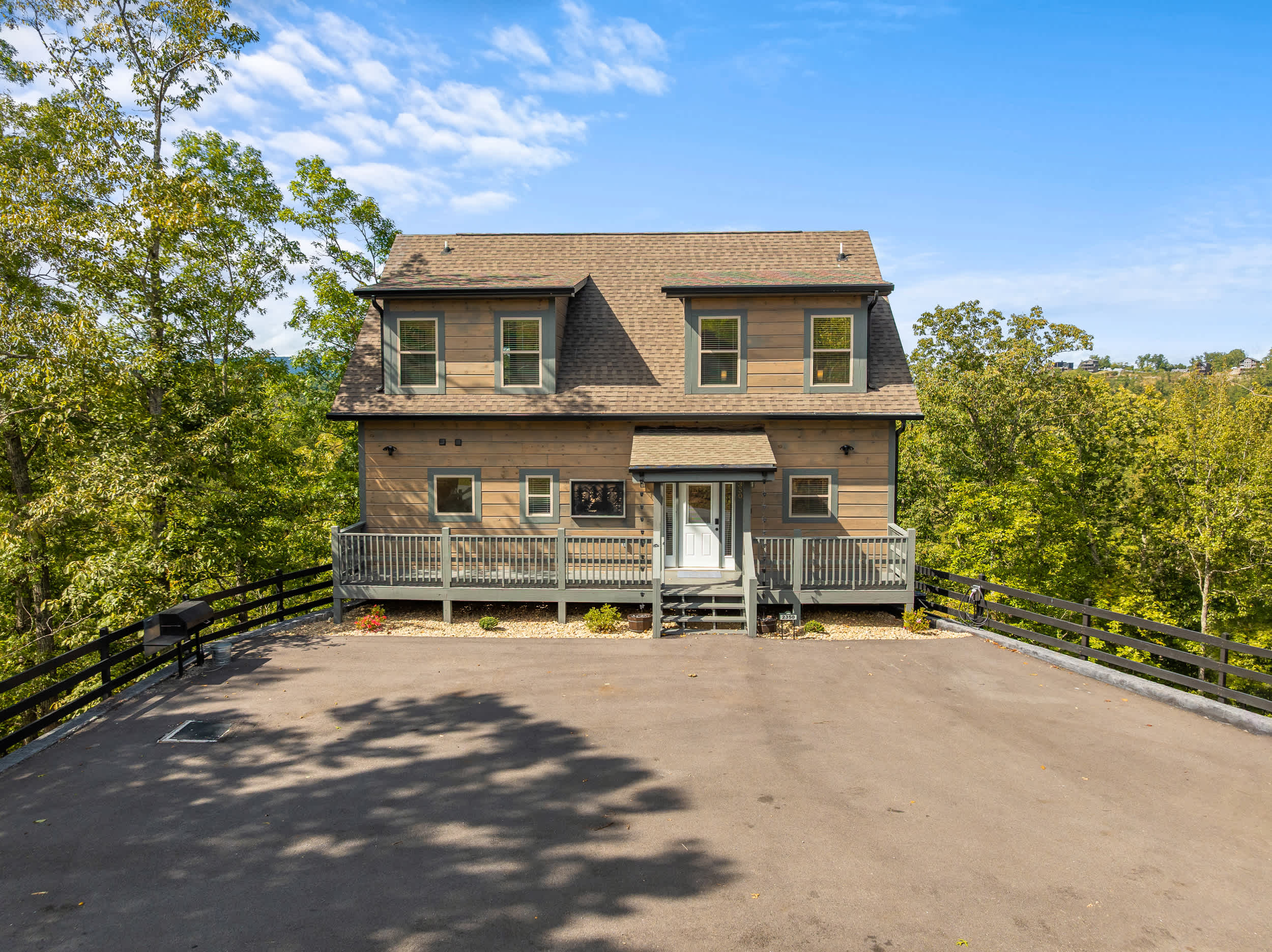 Welcome to Bearfoot Hideaway