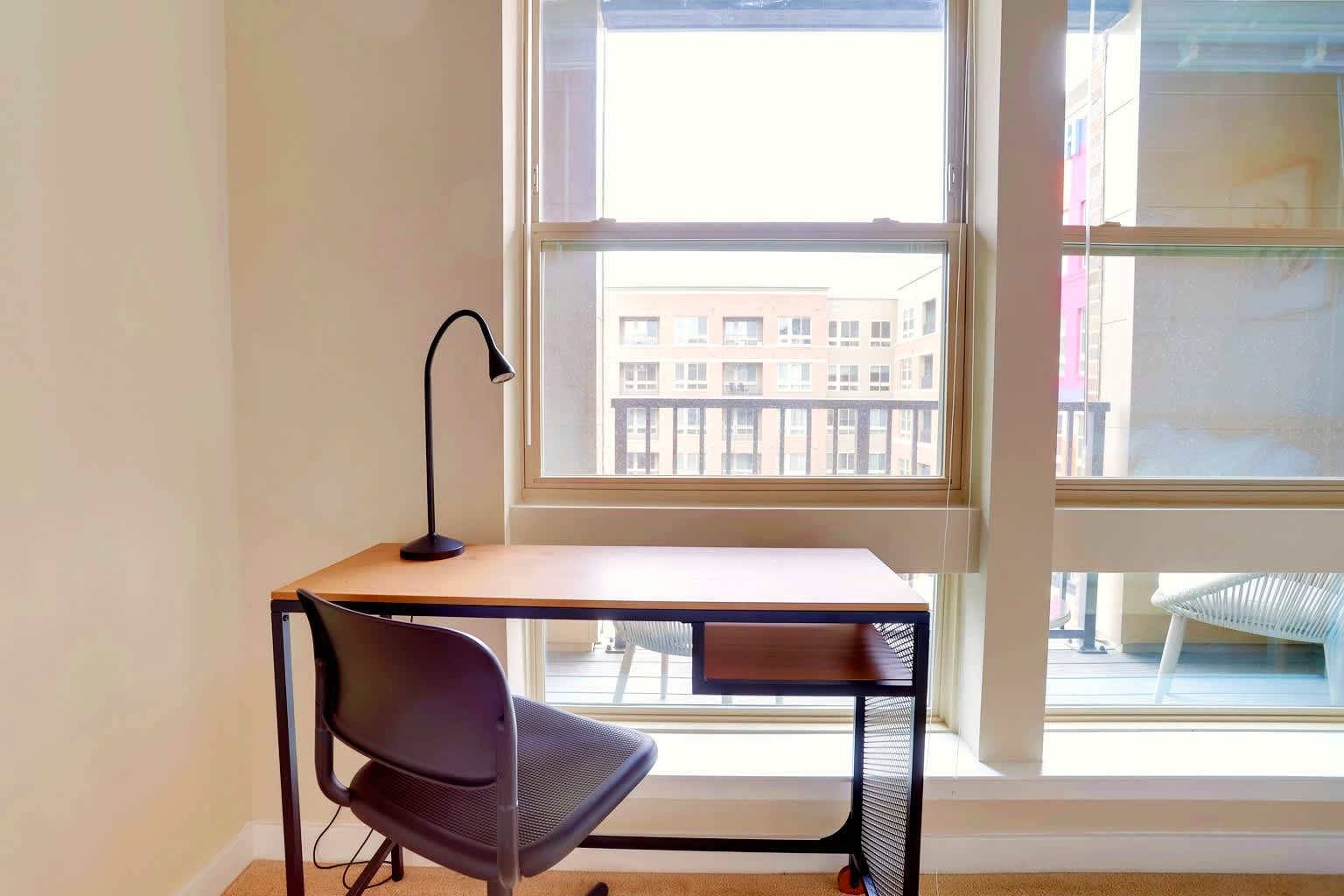 Modern Alexandria Apt | Shopping & Metro Nearby
