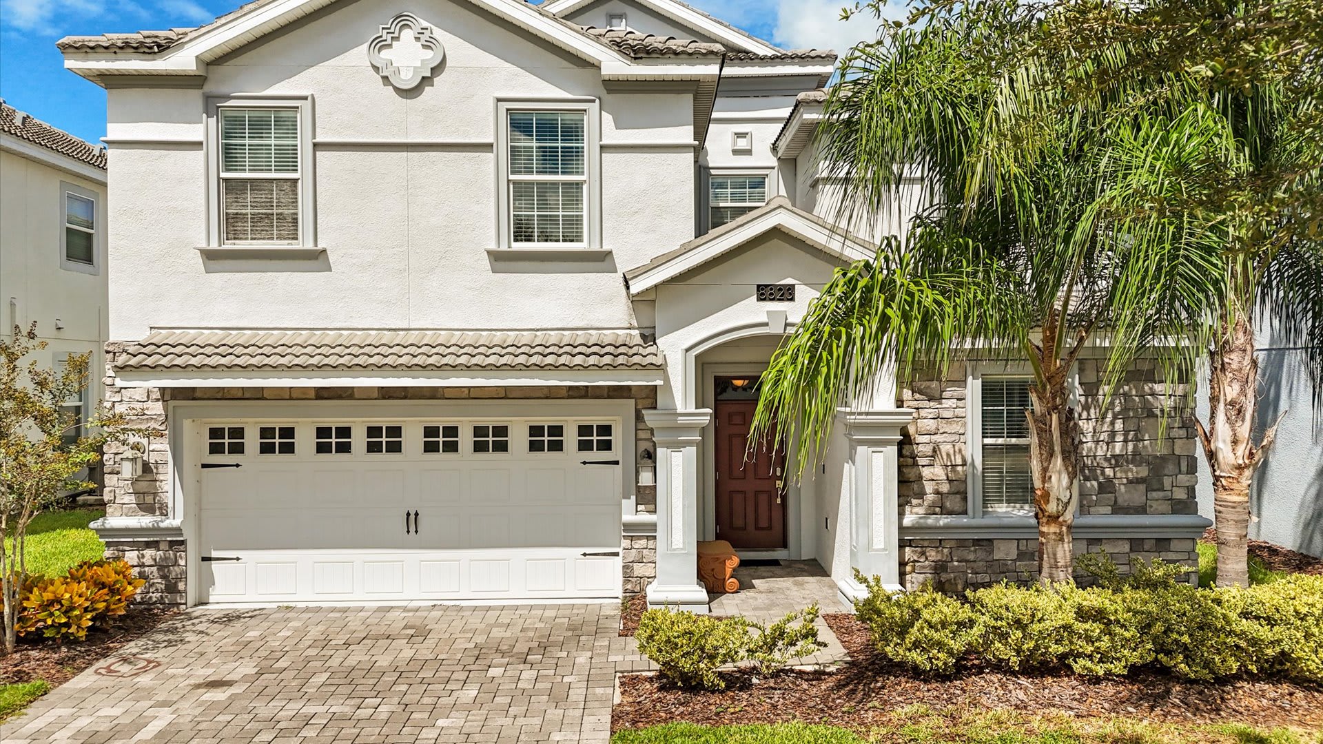 8 Bedroom Home Exterior 